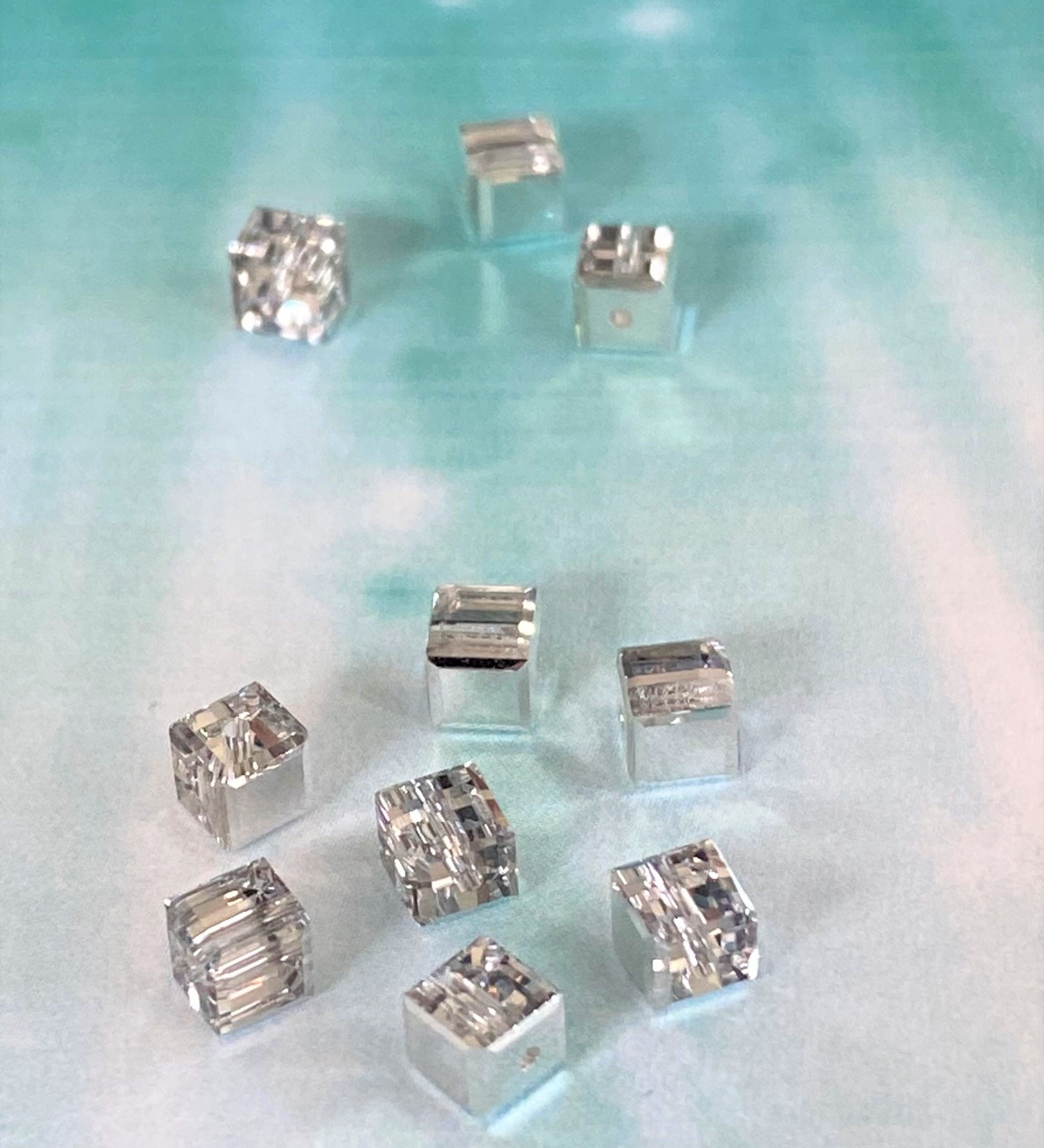 Cube 4mm,  Cornet Argent Light  (5pces)