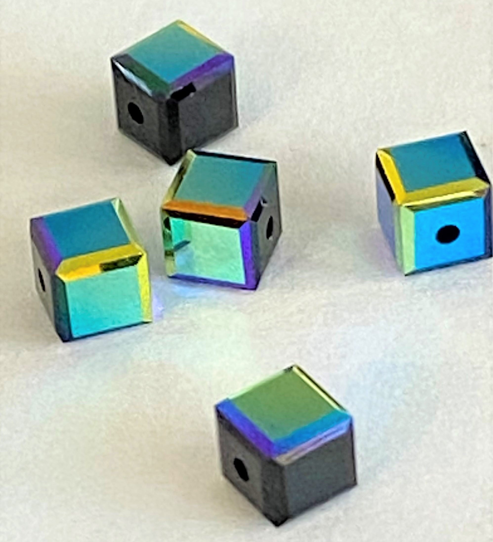 Cube 4mm , Jet AB (5pces)