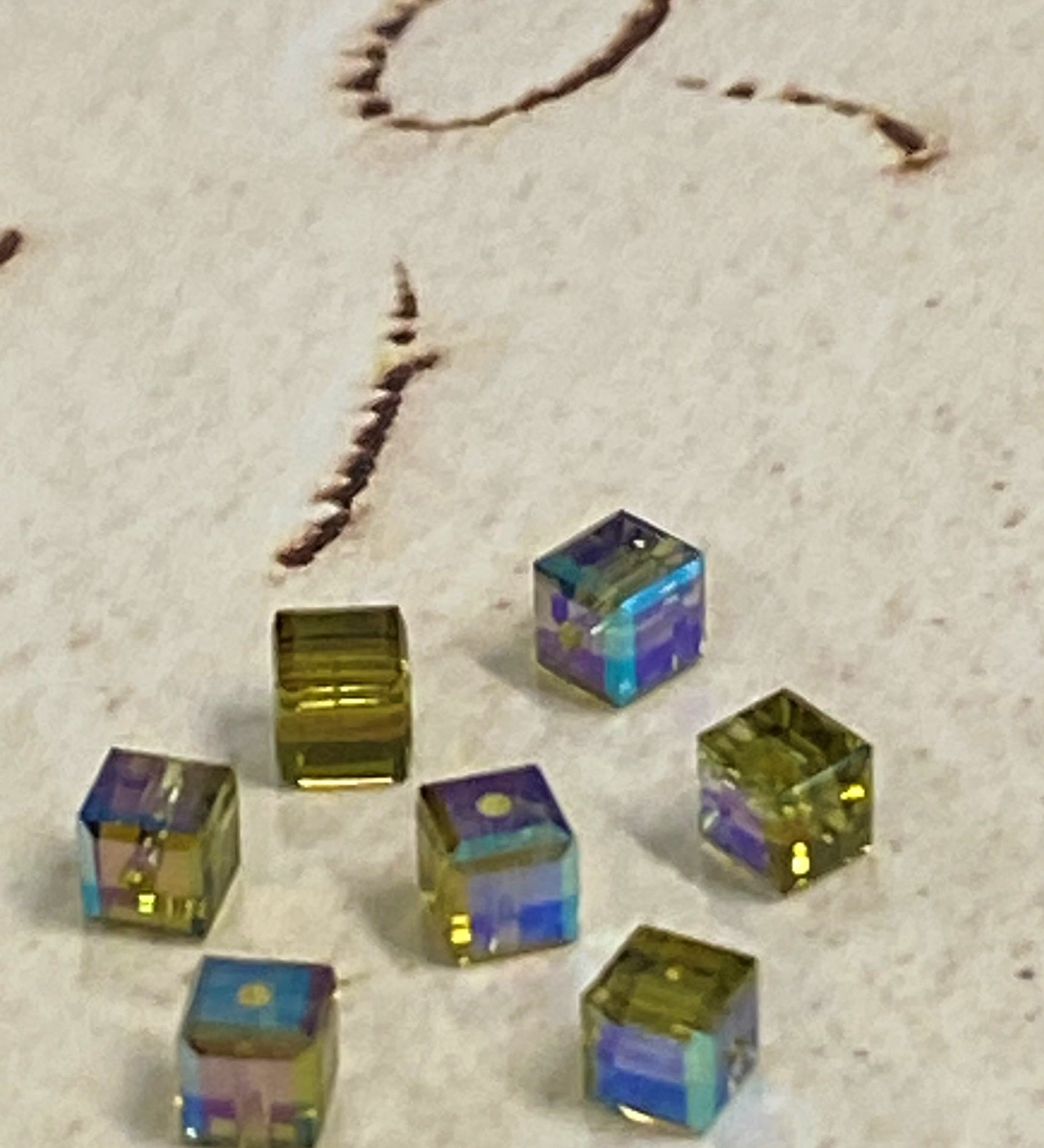 Cube 4 mm , Héliotrope Blue ( 5 pces)