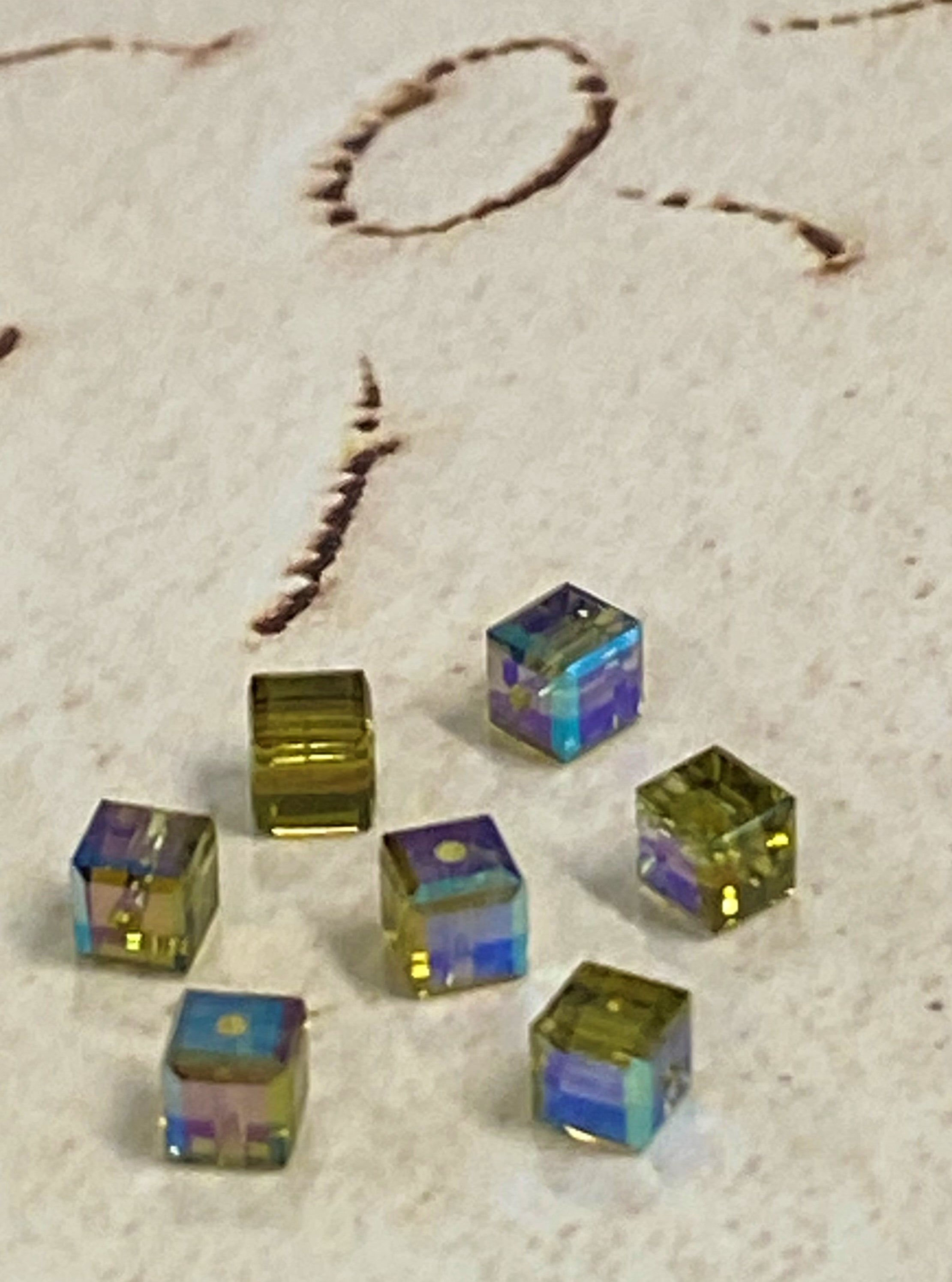 Cube 4 mm , Héliotrope Blue ( 5 pces)