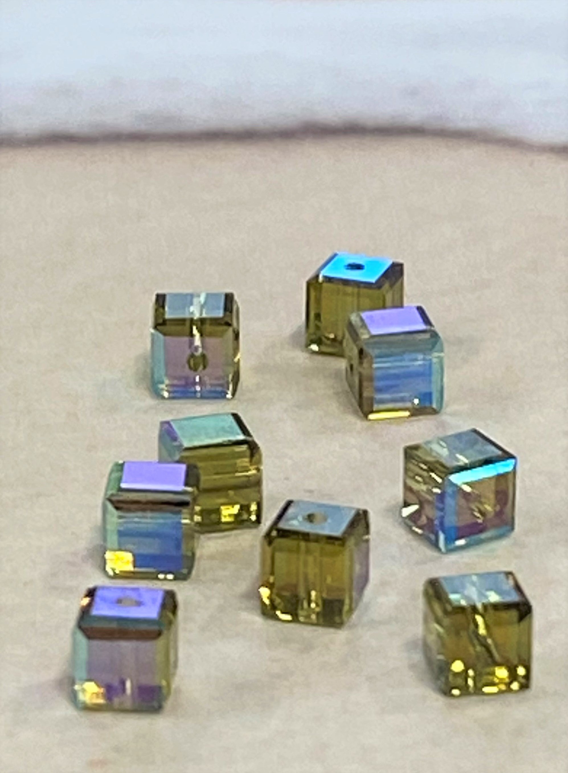Cube 4 mm , Héliotrope Blue ( 5 pces)