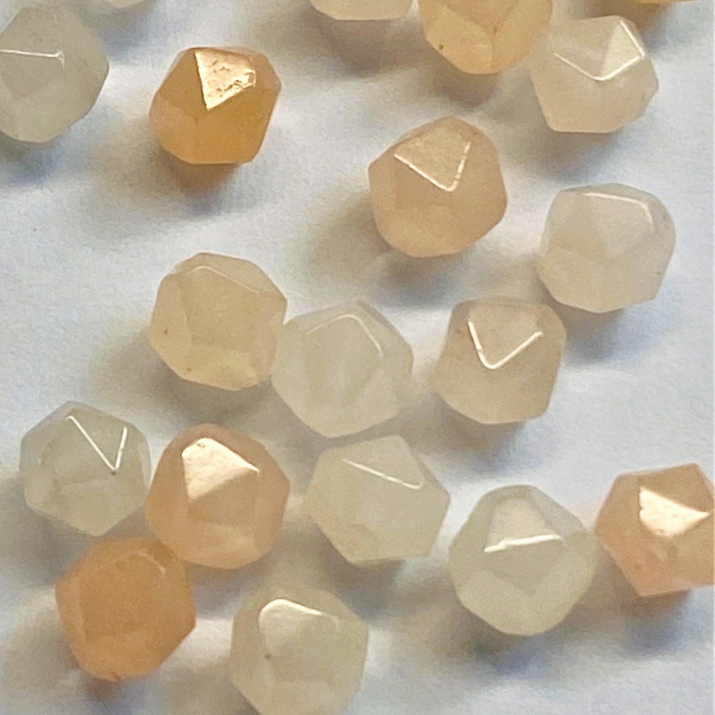 Perles en aventurine naturelle, taillées à facettes - (10 pces)