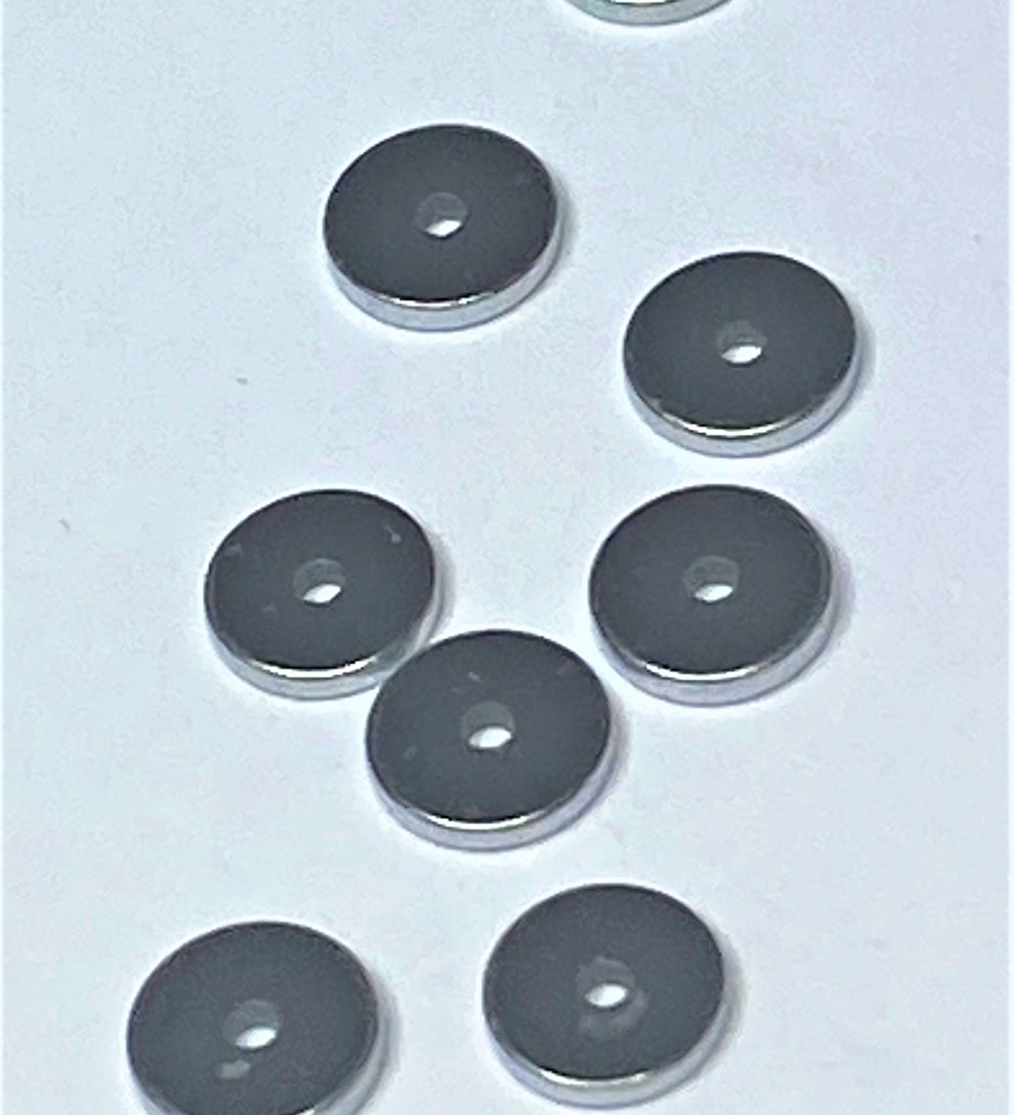 Perles Heishi platinées (sachet 20 pces)