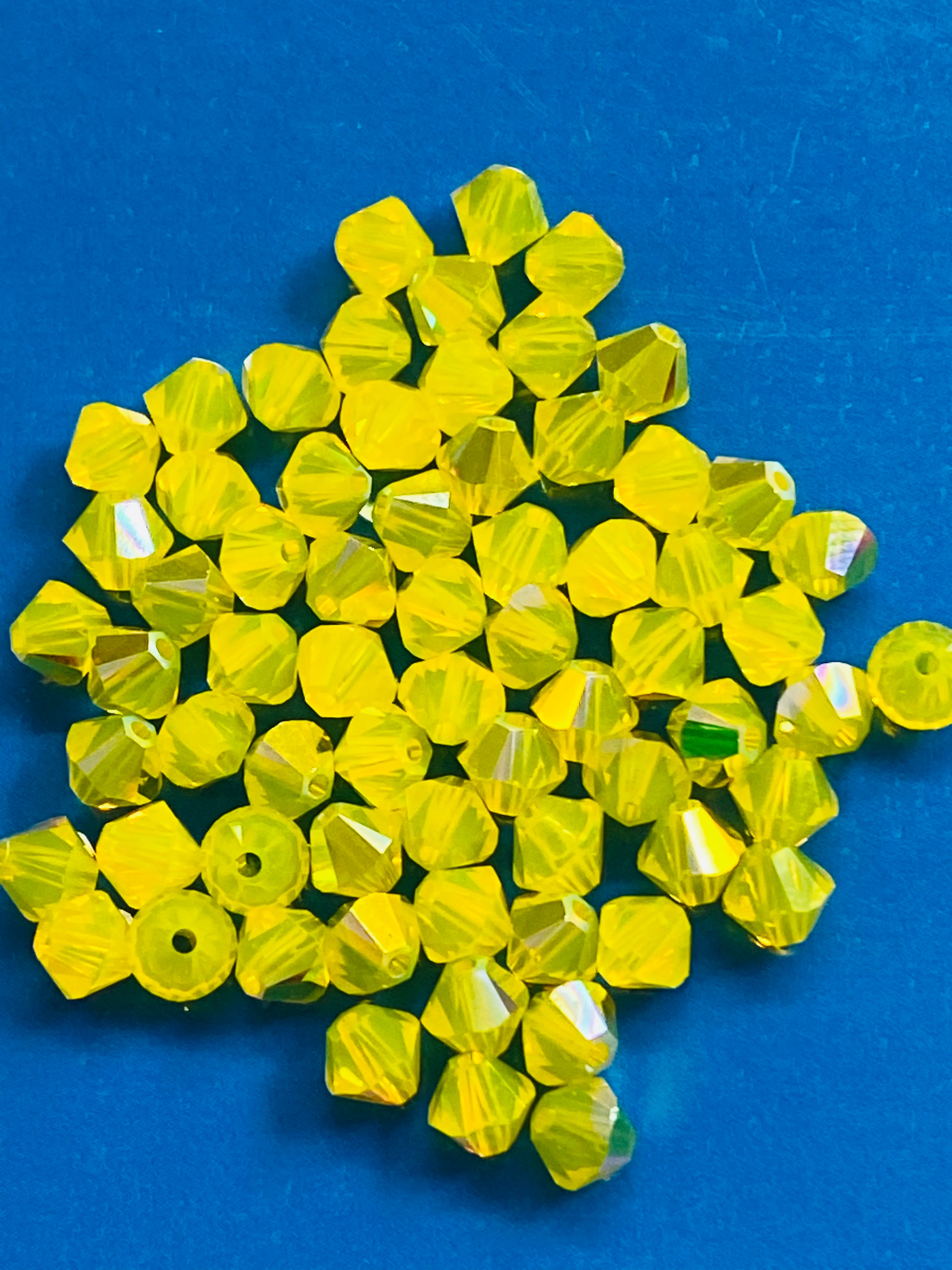 Bicone 4 - Jaune  Opal AB (25 pces)