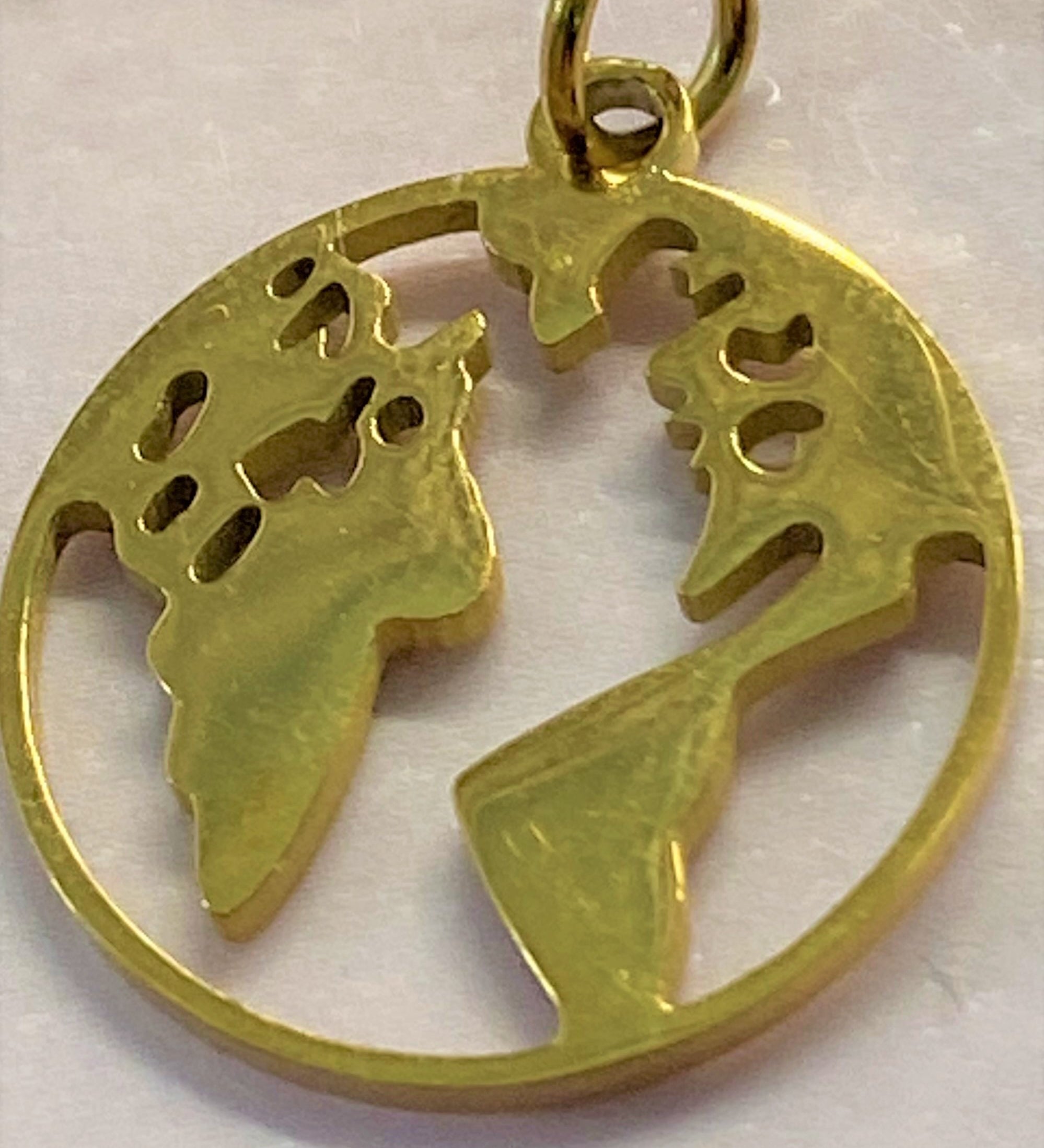 Charms- Petit pendentif  anneau avec Carte (1pce)