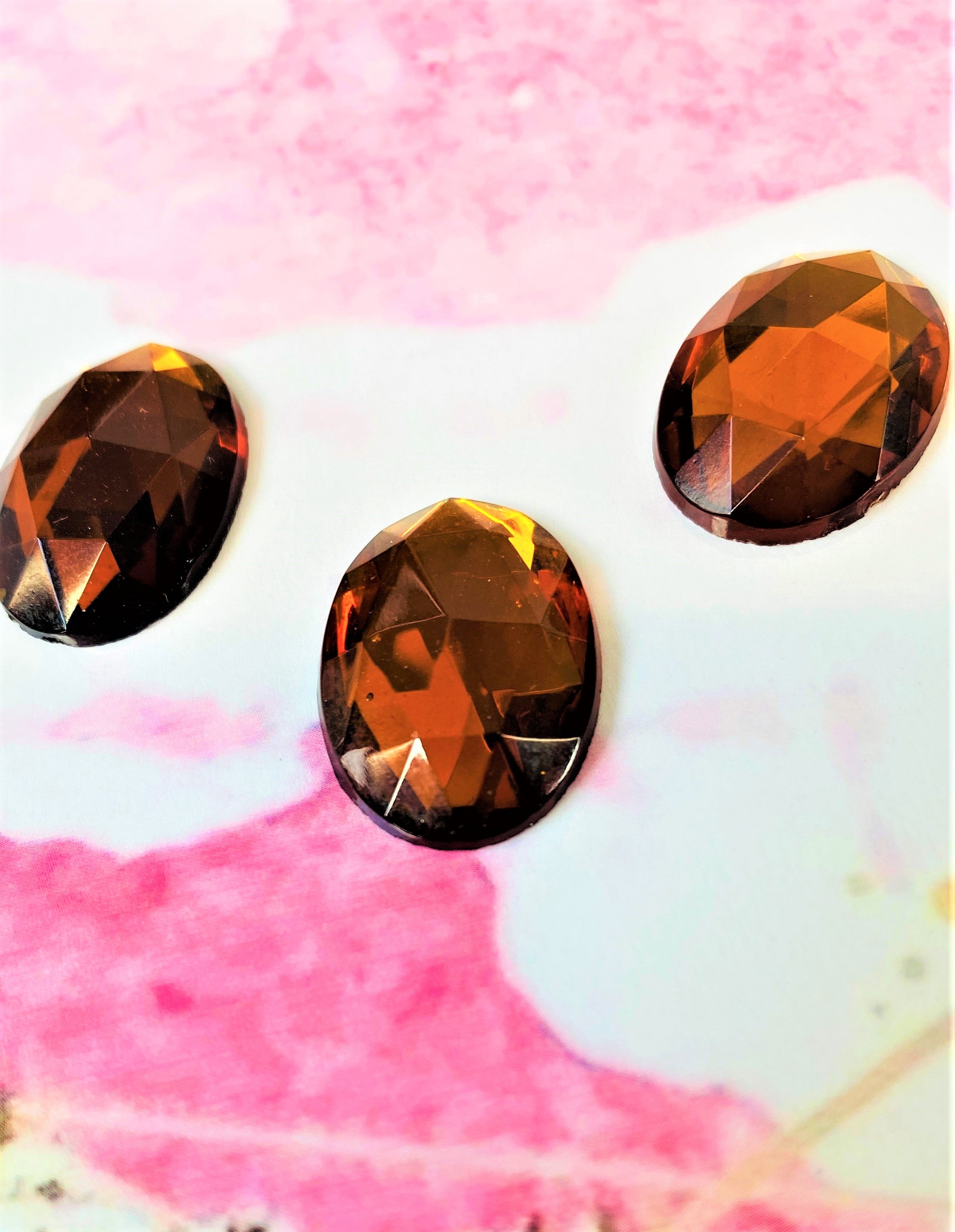 Cabochon ovale en verre facetté  Topaze (2pces)