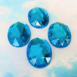 Cabochon ovale en verre facetté Aigue-marine (2pces)