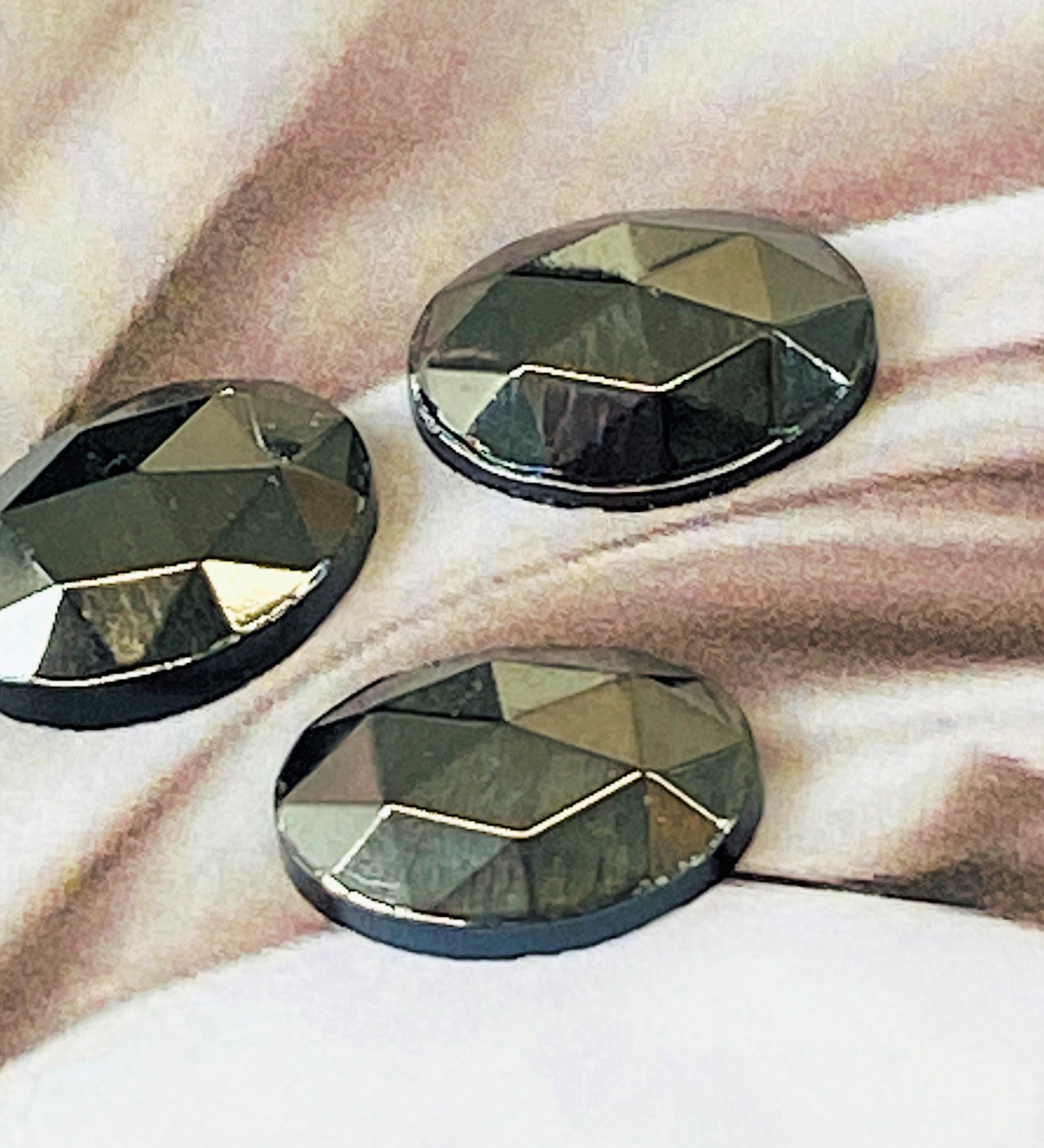 Cabochon ovale en verre facetté  (2pces)