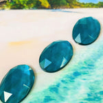 Cabochon ovale en verre facetté Emeraude (2pces)