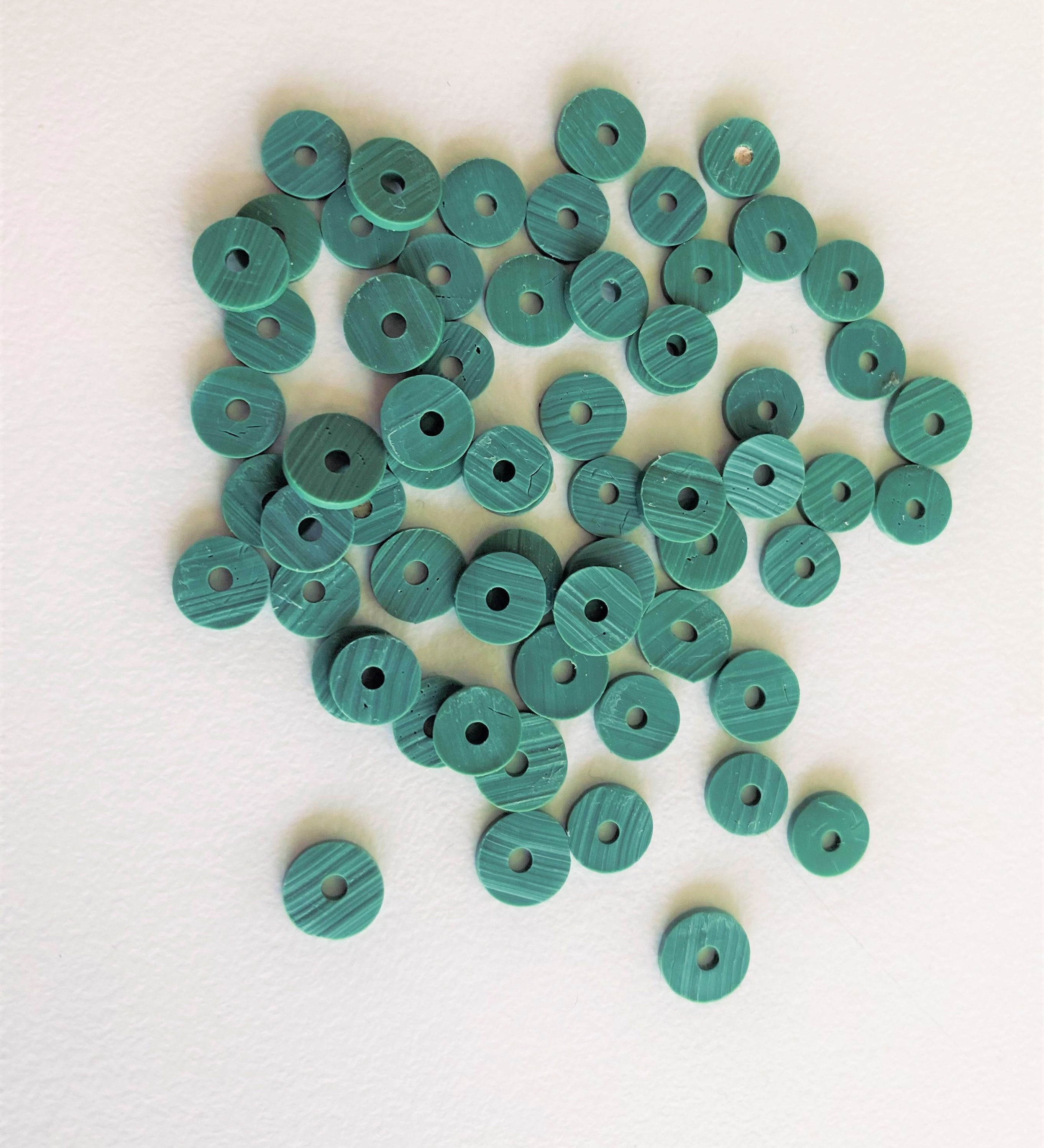 Perles Heishi Vert de mer Foncé (5 g ~100 pces)