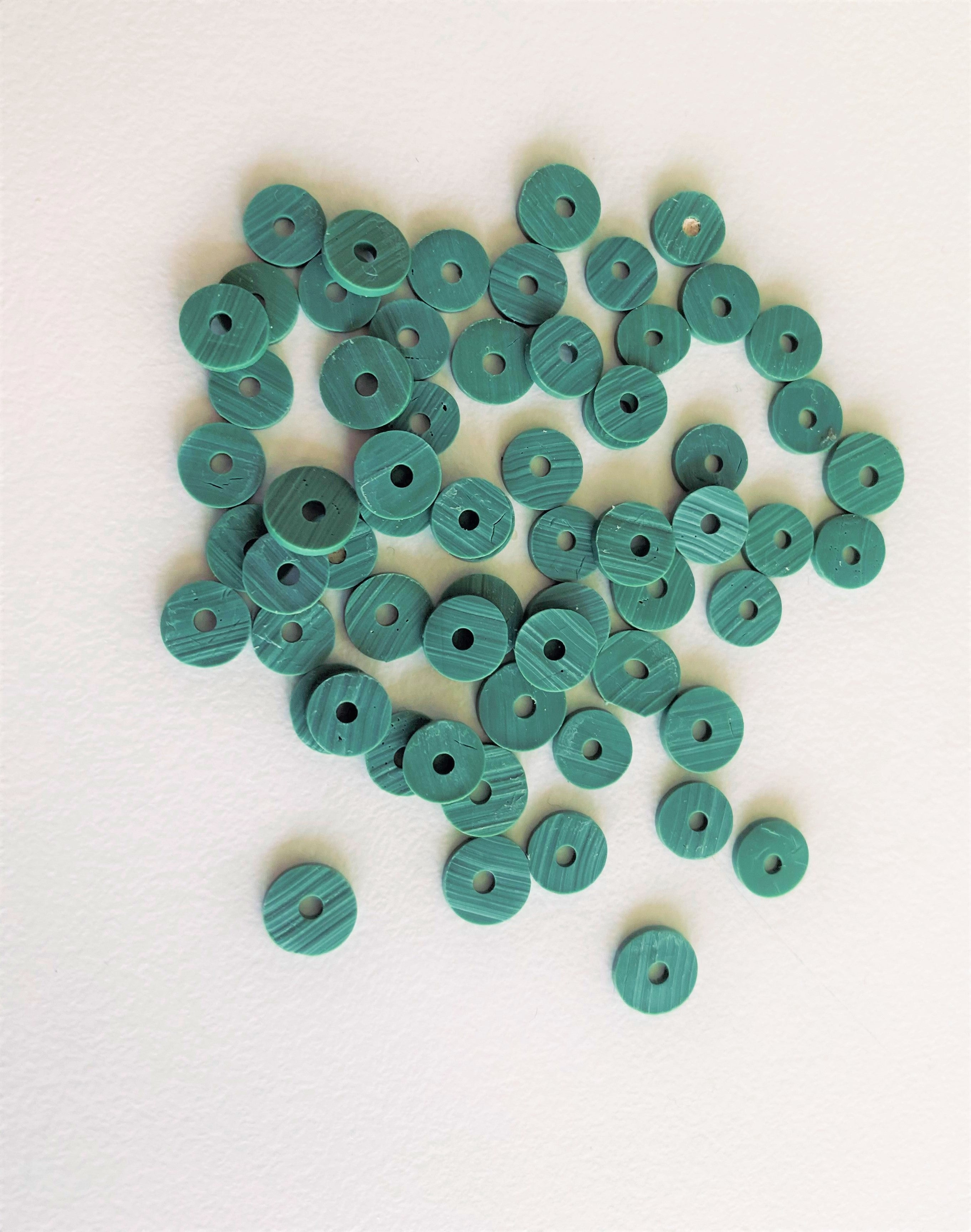 Perles Heishi Vert de mer Foncé (5 g ~100 pces)