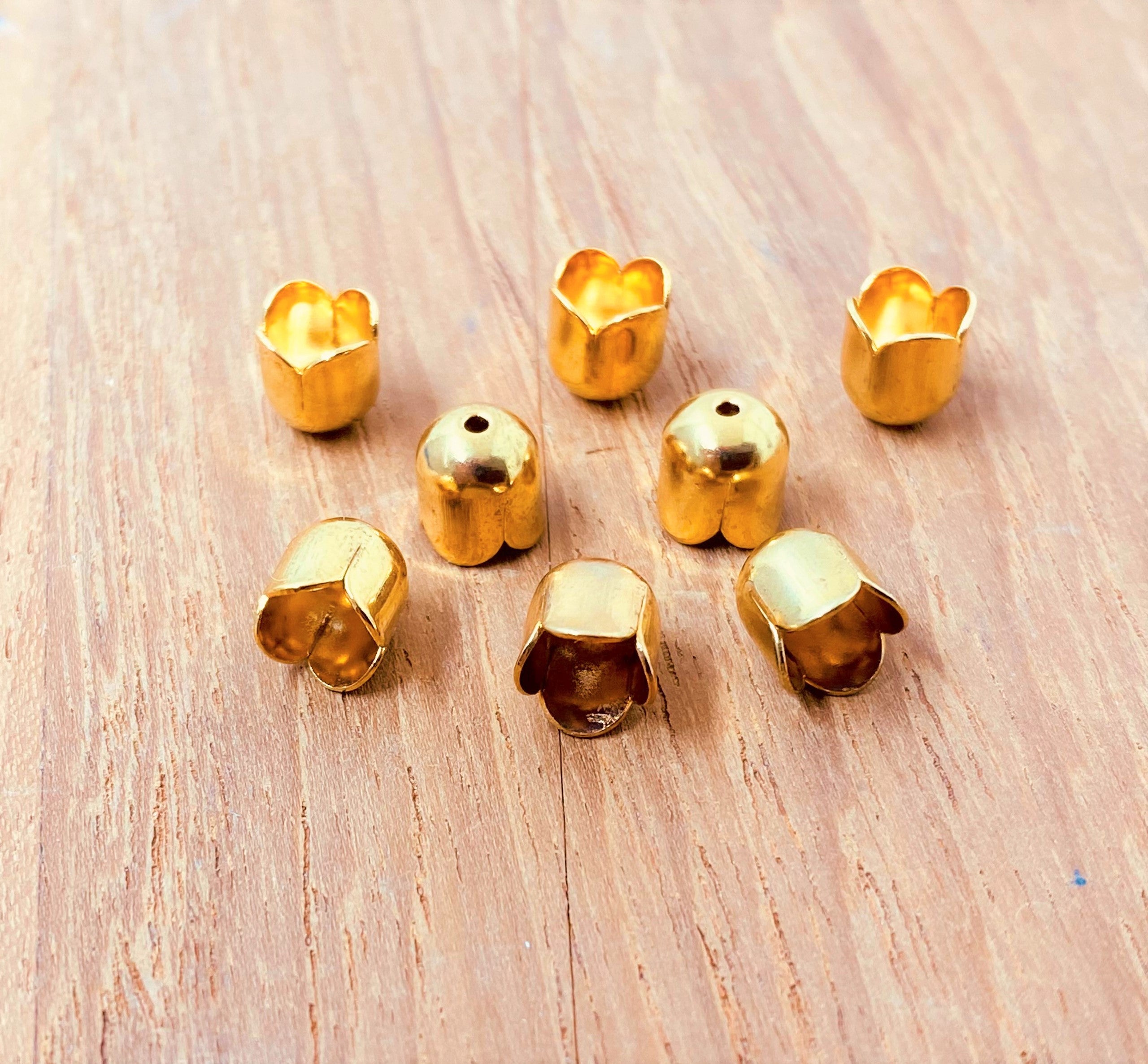 Calotte - Tulipe  en métal dorée 6 mm (2 pces)