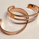 Bracelet manchette avec deux rangées de trous en plaqué Or rose (1 pièce)