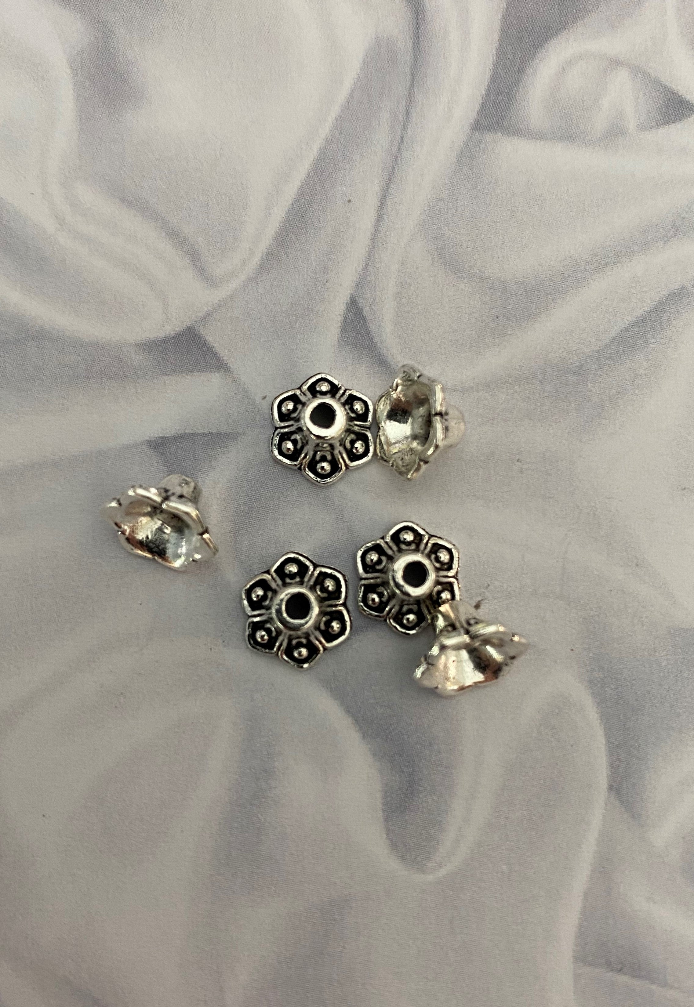 Couvre perle fleur 6 pétales (4pces)