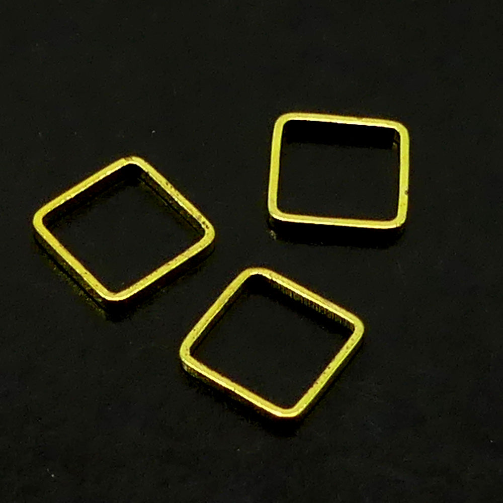 Link carré doré medium (10 pces)