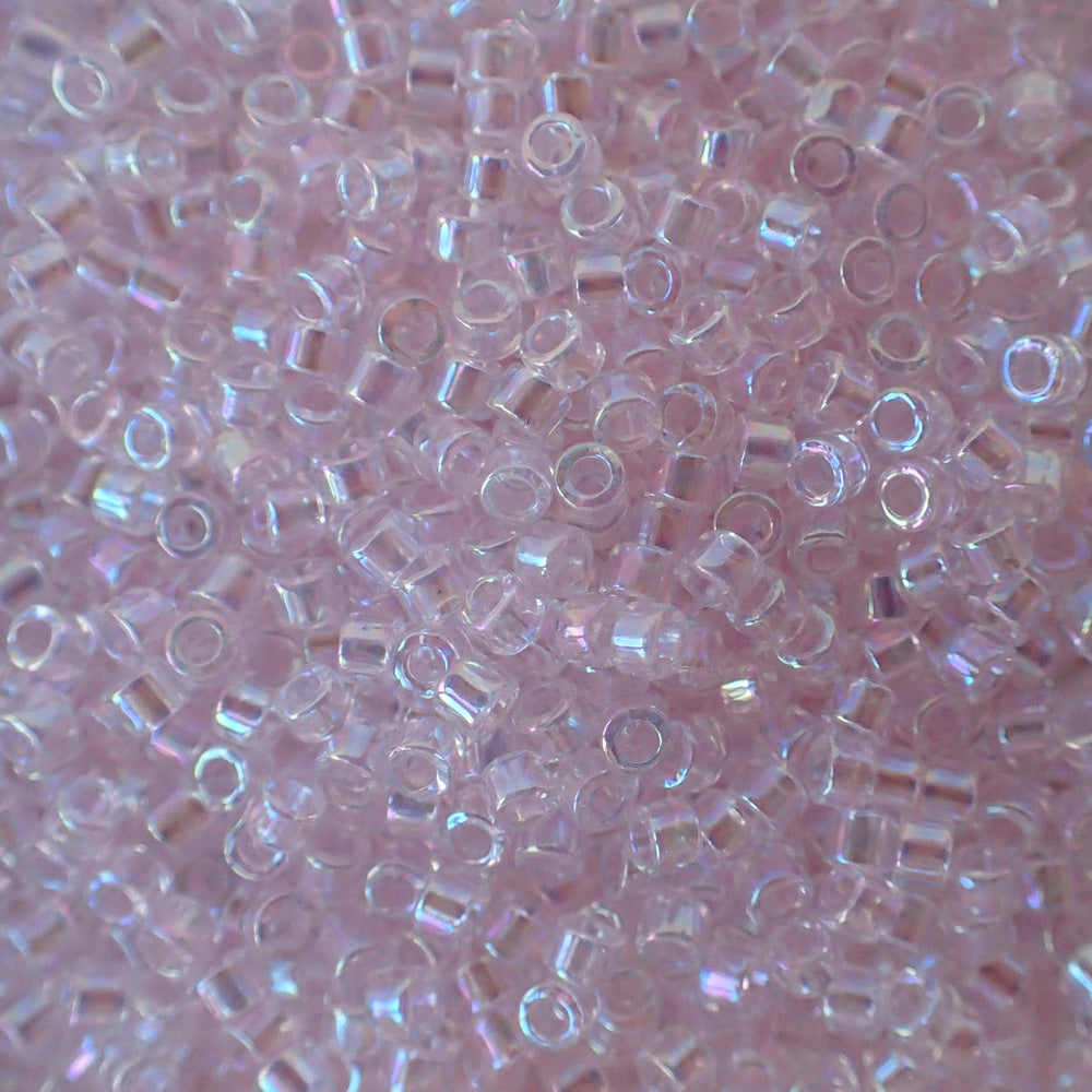 Delica 11 - Rose pâle transparent AB (4 g)