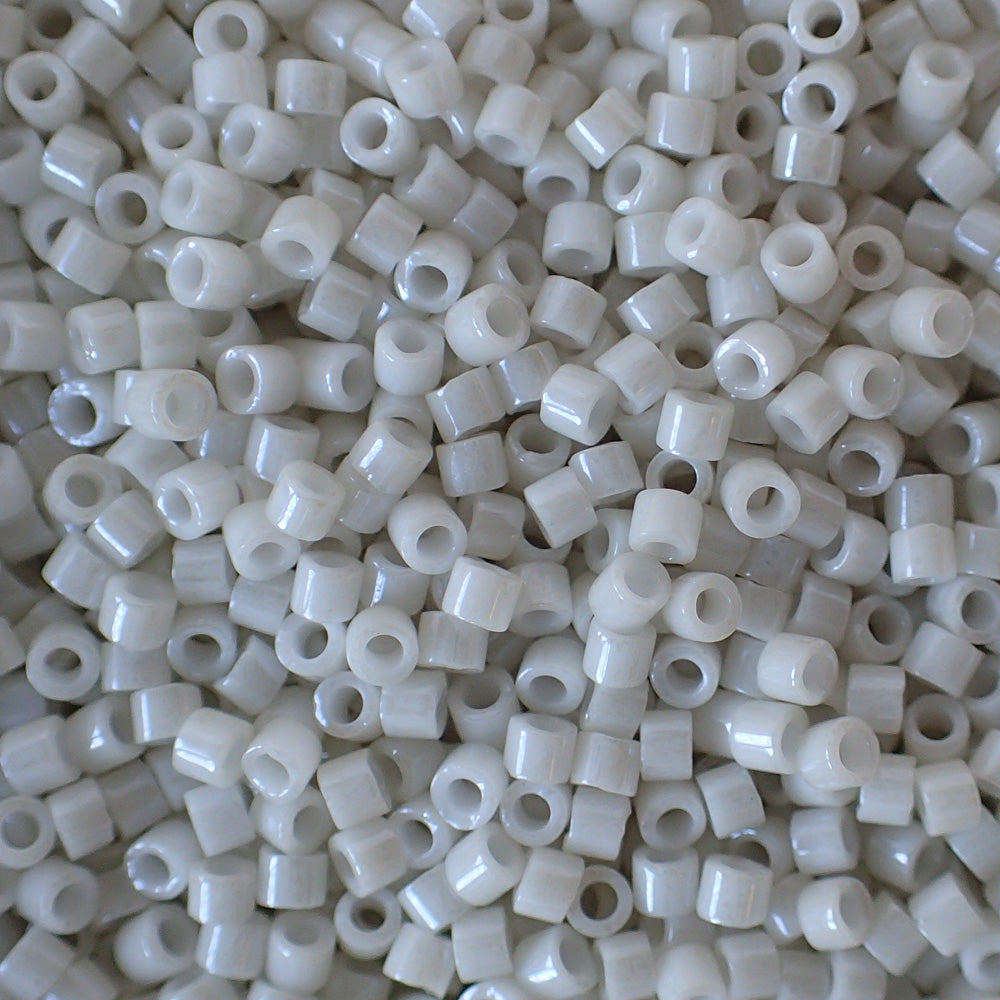 Delica 11 - Calcaire Opaque lustré (4 g)