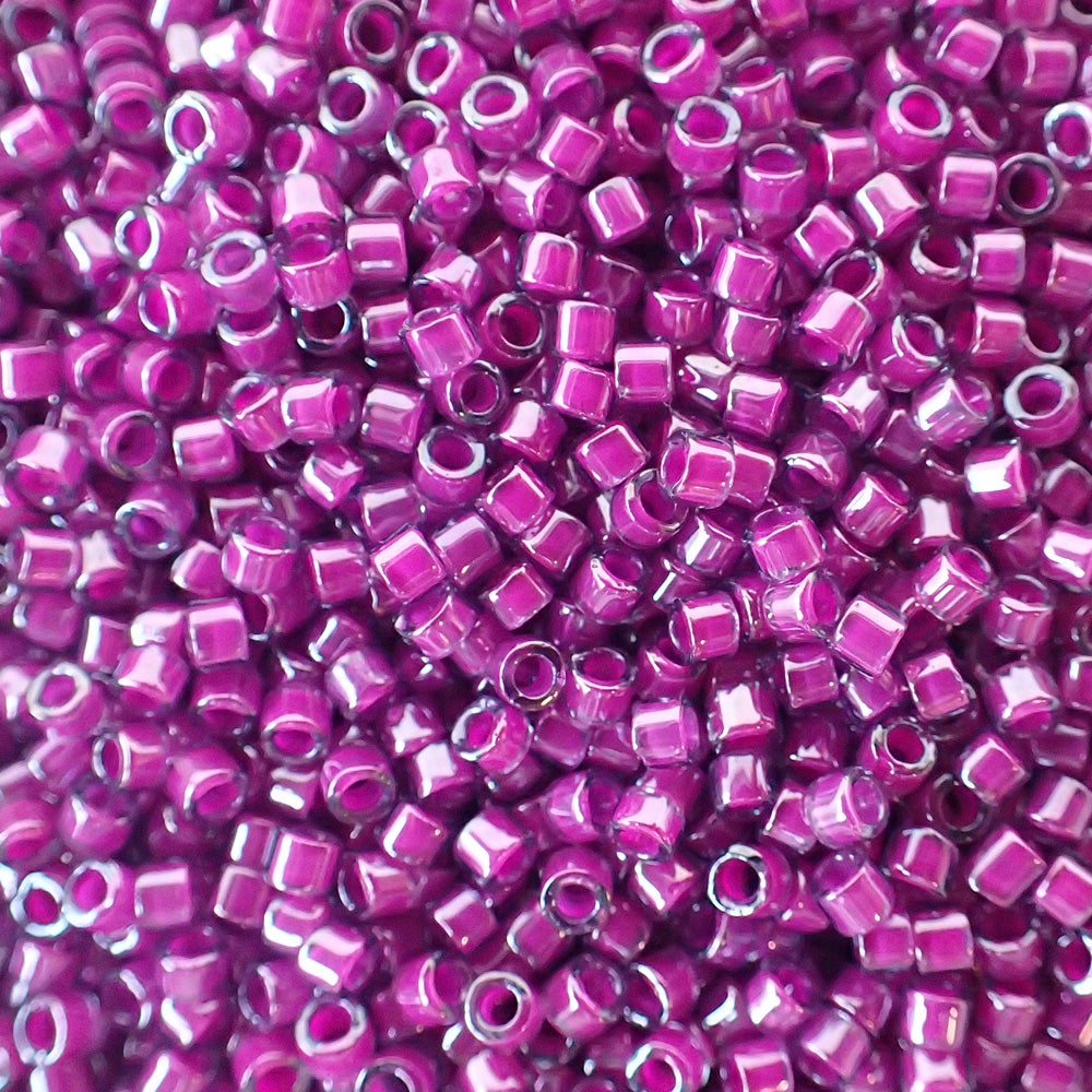 Delica 11 - Fuchsia crystal doublée lustrée (4 g)