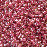 Delica 11 - Canneberge peridot doublée lustrée (4 g)