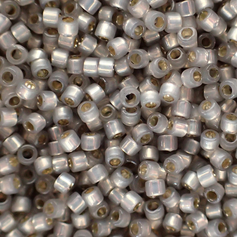 Delica 11 - Albâtre gris fumée clair teintée argentée (4 g)