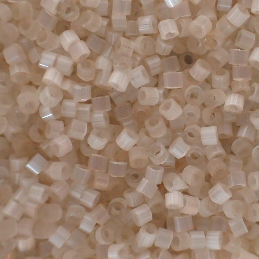 Delica 11 - Ivoire antique de soie satin (4 g)