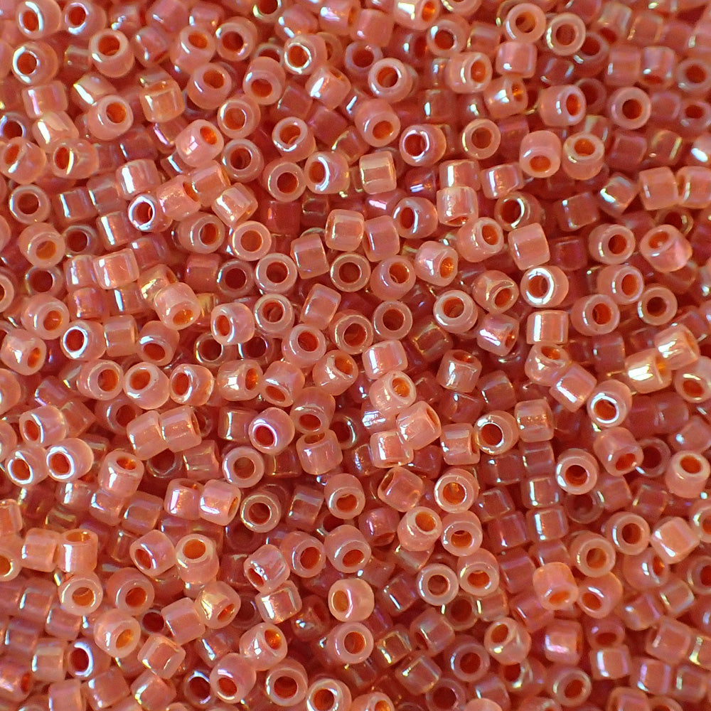 Delica 11 - Opale doublée pêche foncée AB (4 g)