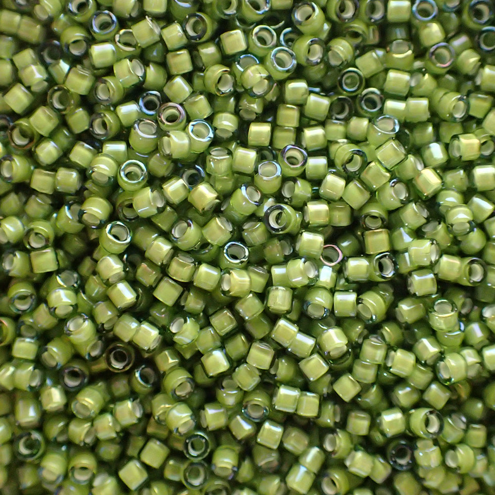 Delica 11 - Vert clair ligné blanc AB (4 g)