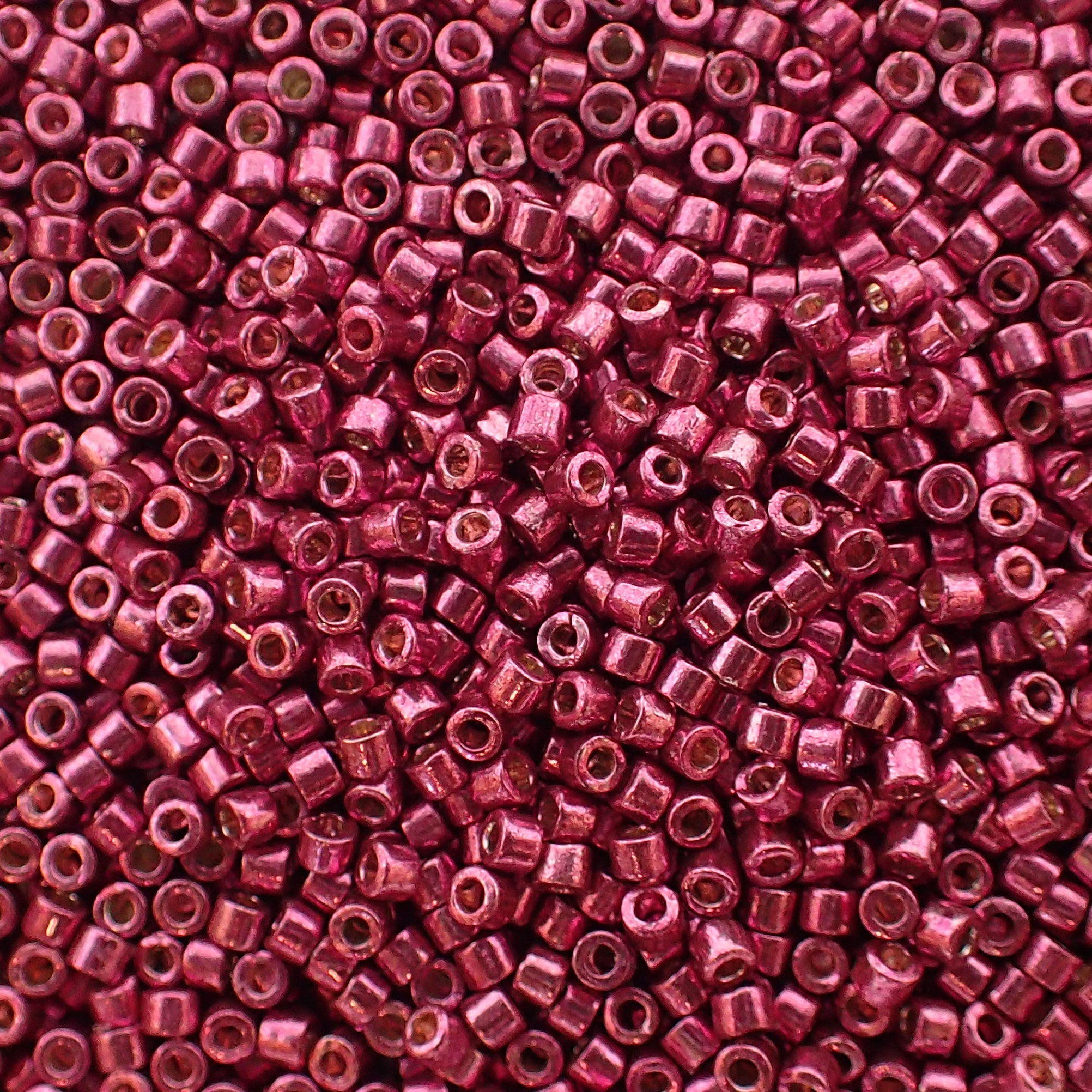 Delica 11 - Perle de verre - Rouge - violet - Magenda(4 g)