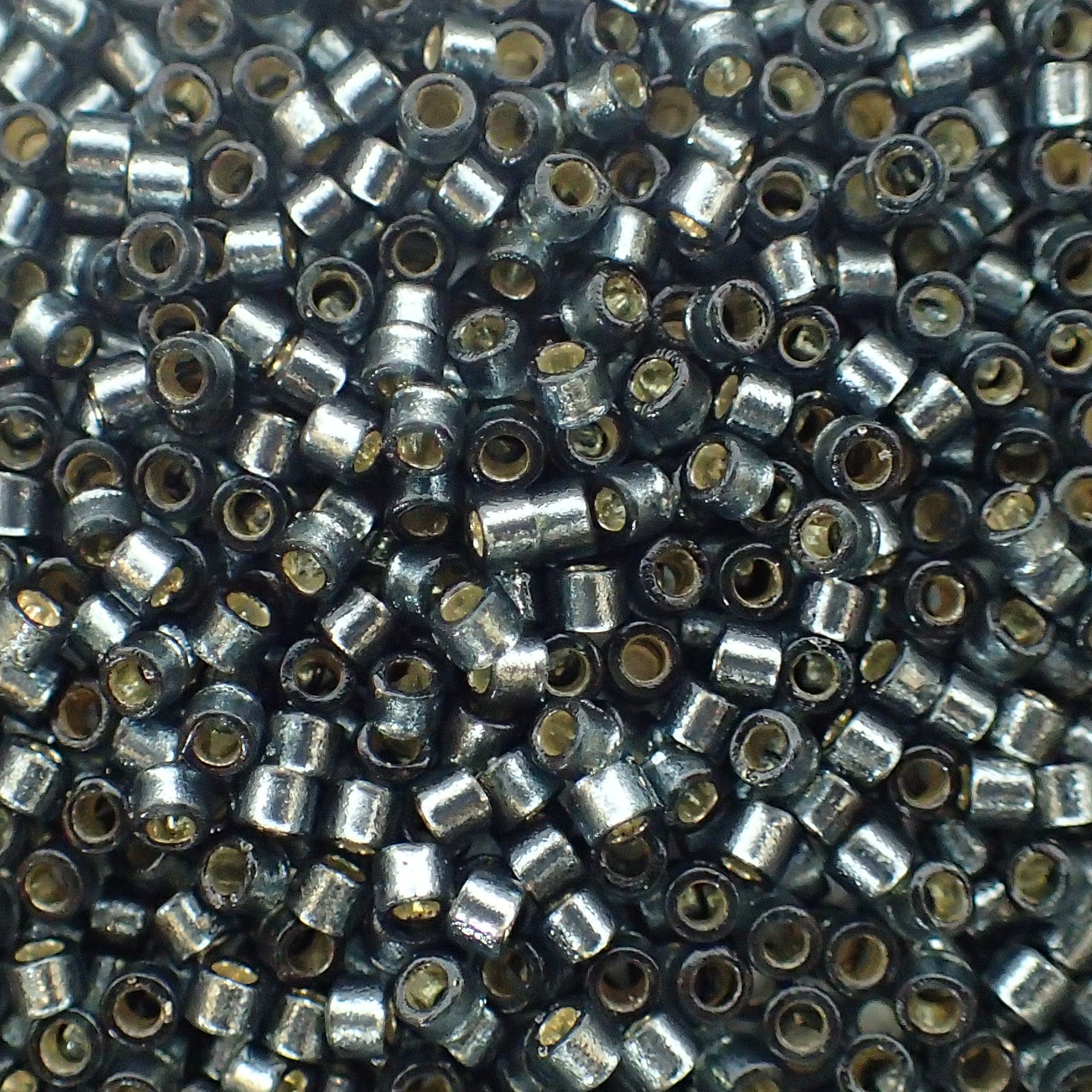 Delica 11 - Perle de verre de couleur naturelle - Bleu clair argenté (4 g)