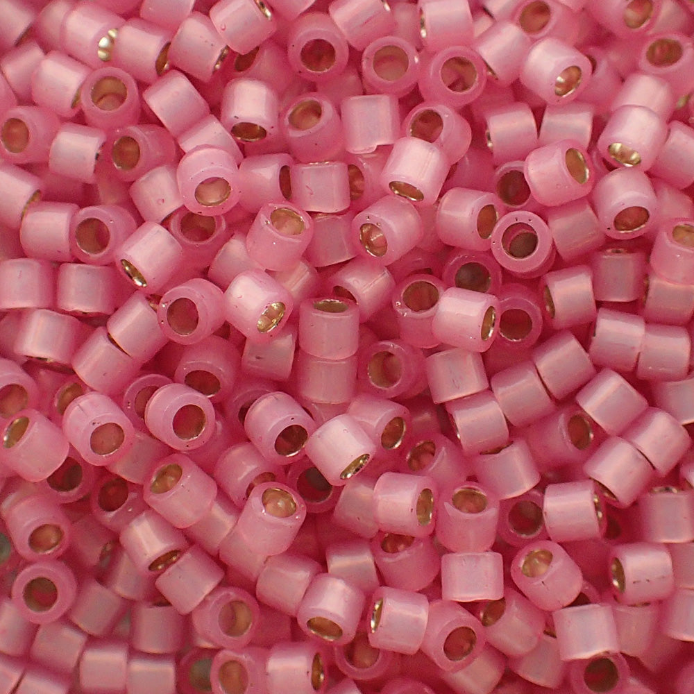 Delica 10 - Dyed Rose S/L Alabaster (4 g)