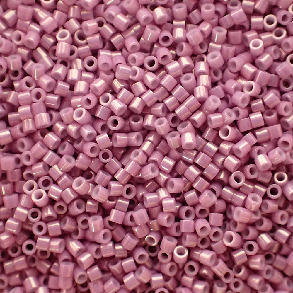 Delica 15 - Op Dark Orchid Luster (4 g)