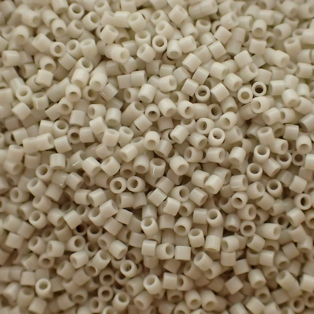 Delica 15 - Op Linen Luster (4 g)