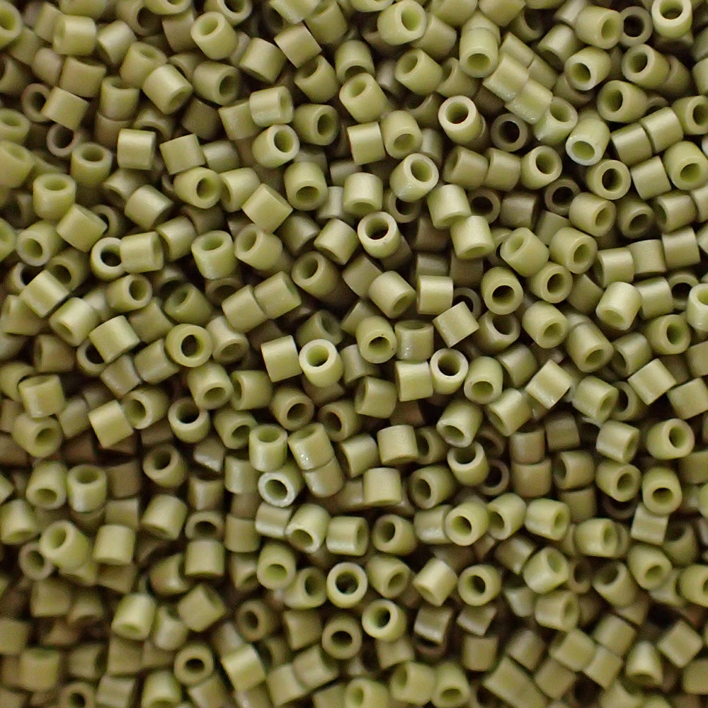 Delica 15 - Mat Op Olive Luster (4 g)