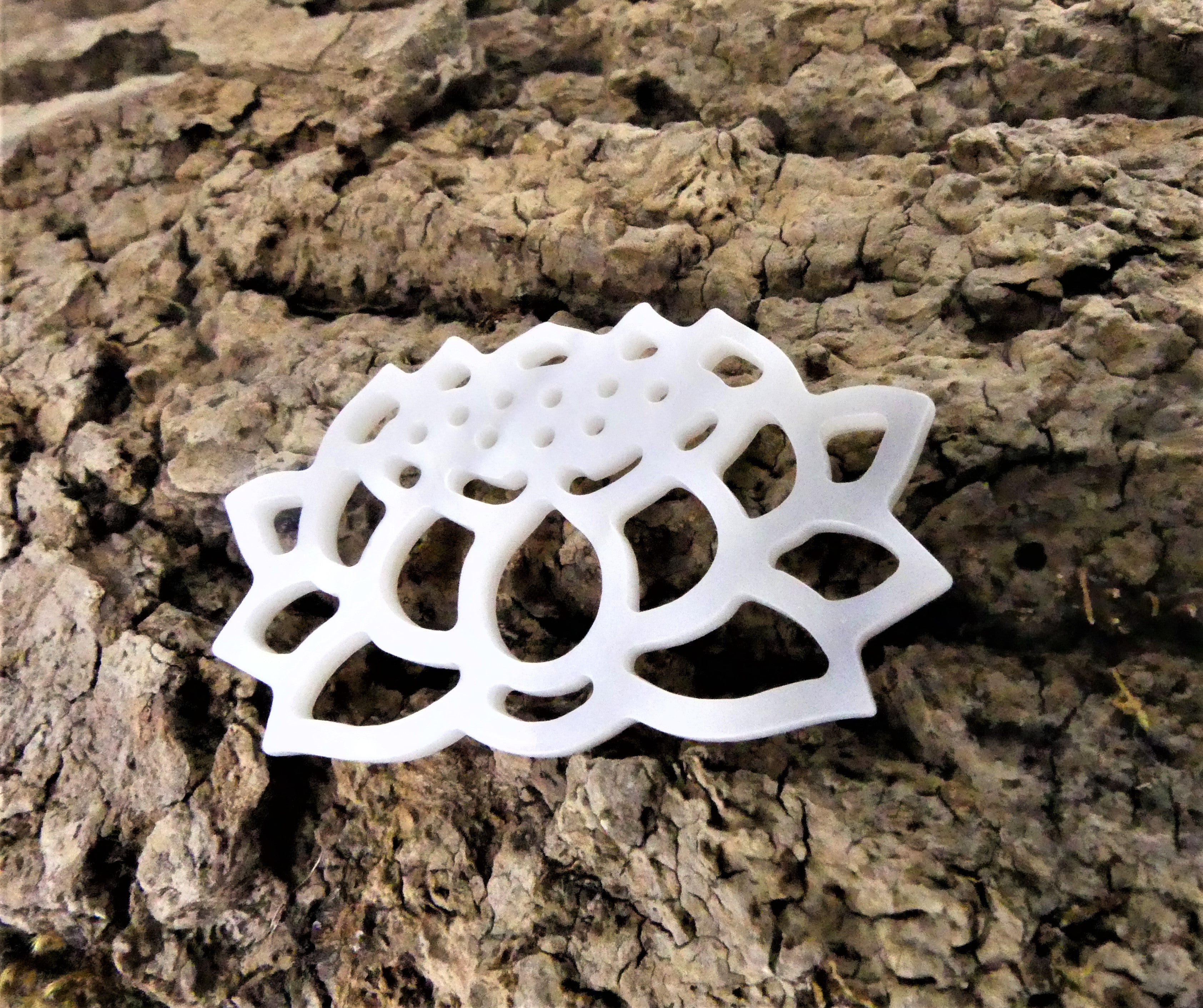 Pendentif - Lotus en coquillage d'eau douce (1 pce)