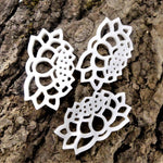 Pendentif - Lotus en coquillage d'eau douce (1 pce)