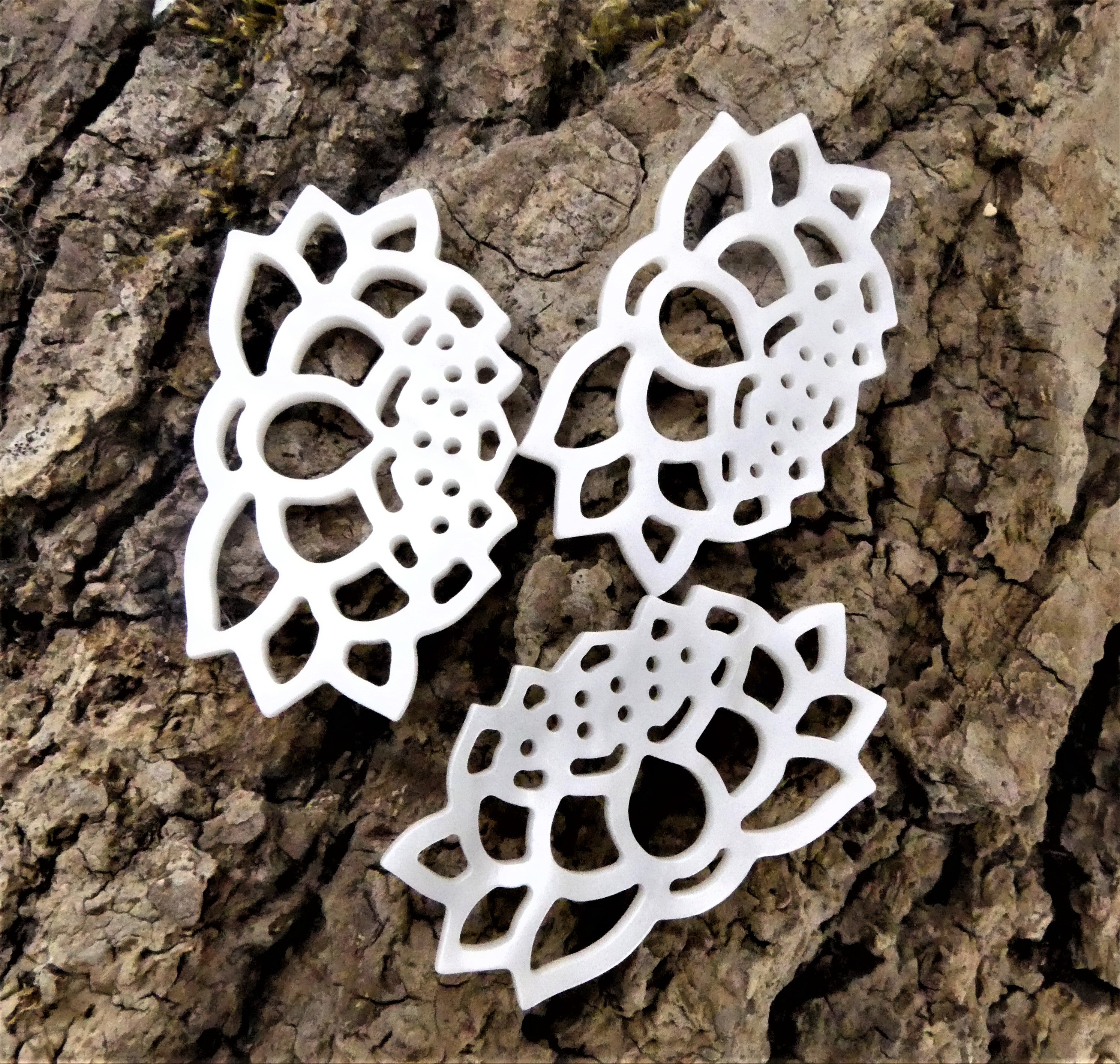 Pendentif - Lotus en coquillage d'eau douce (1 pce)