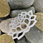 Pendentif - Lotus en coquillage d'eau douce (1 pce)
