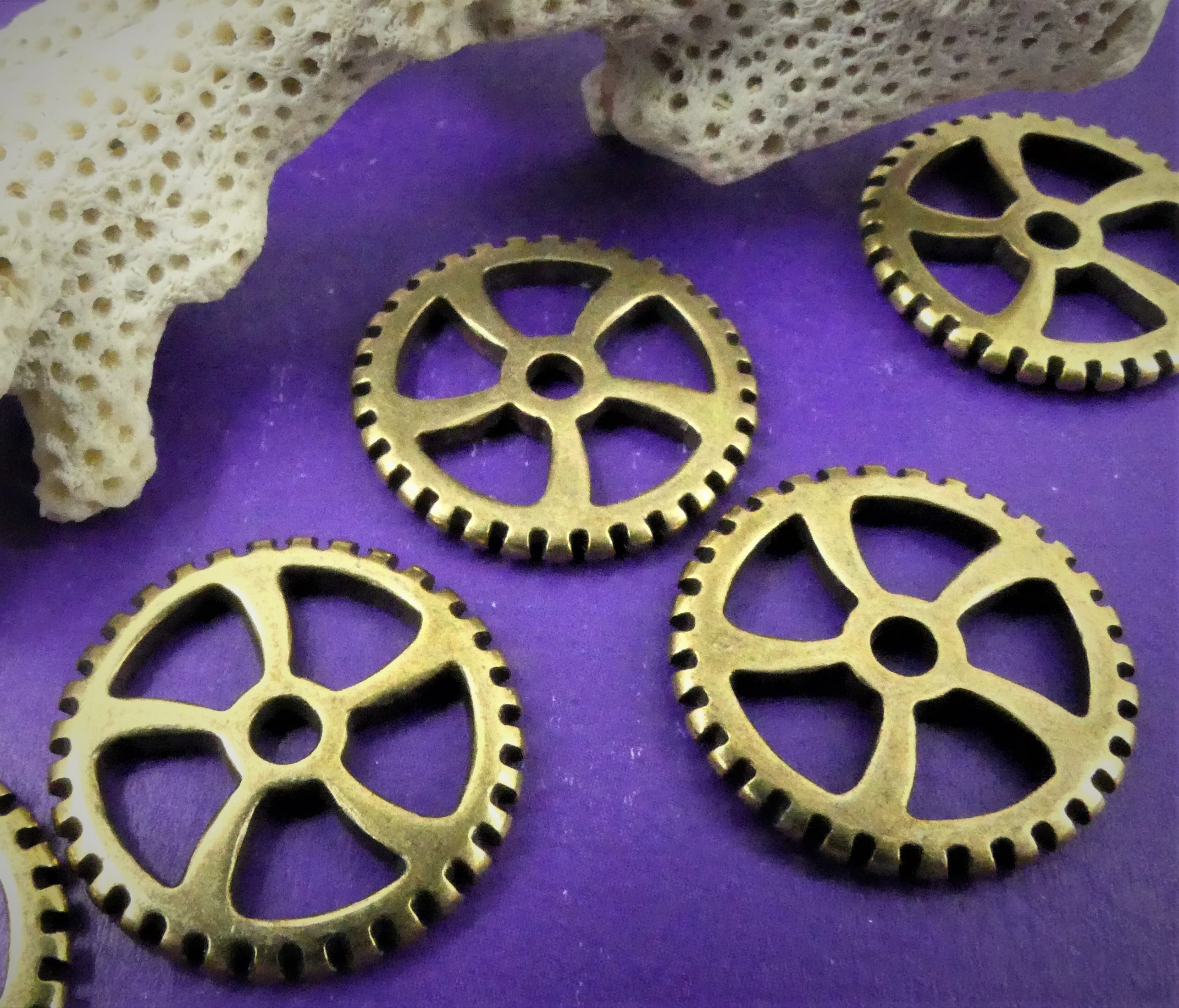 Charms - Engrenage Doré Antique 18 mm (1 pce)