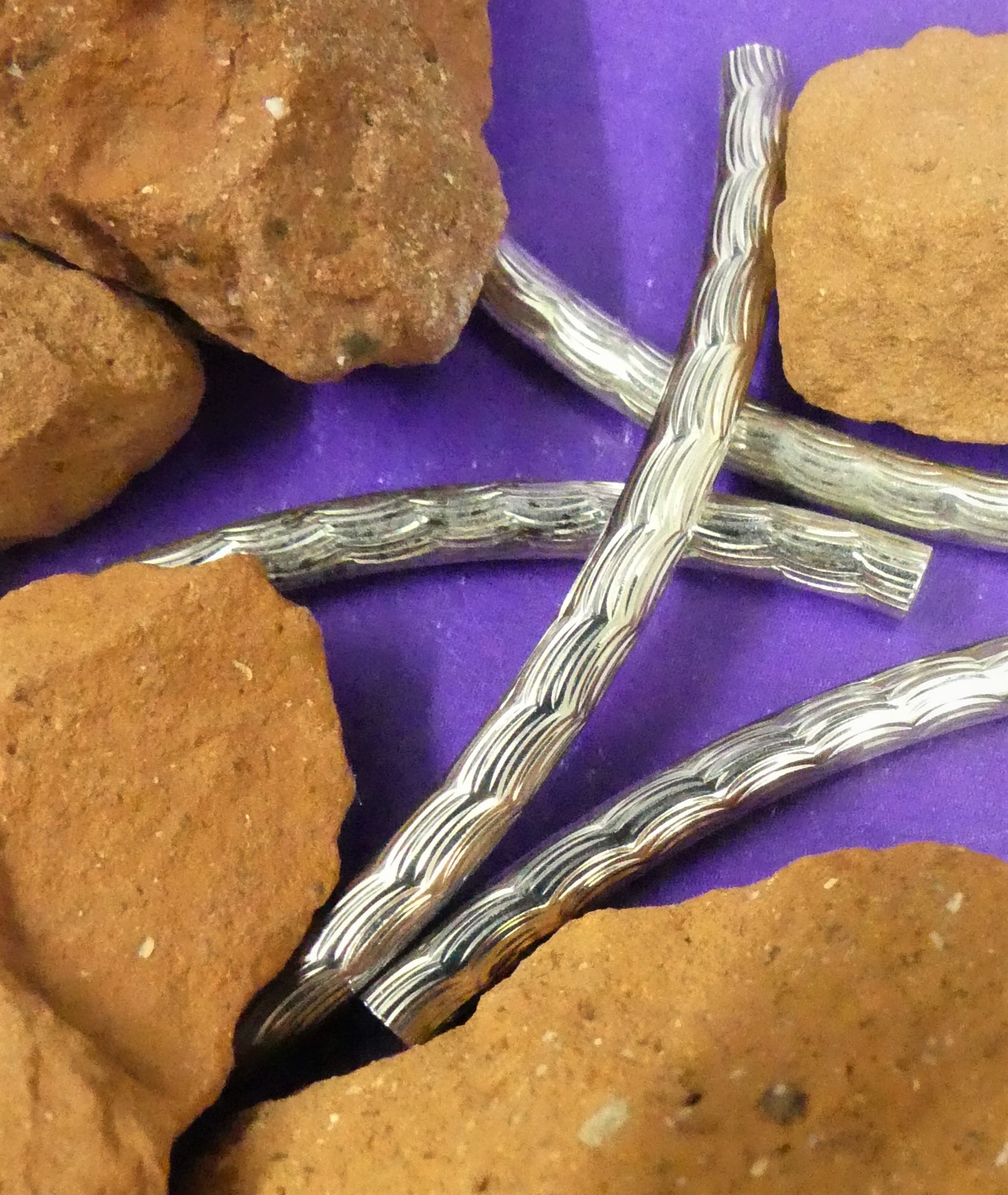 Tube courbé en laiton argenté strié 40 mm (2 pces)