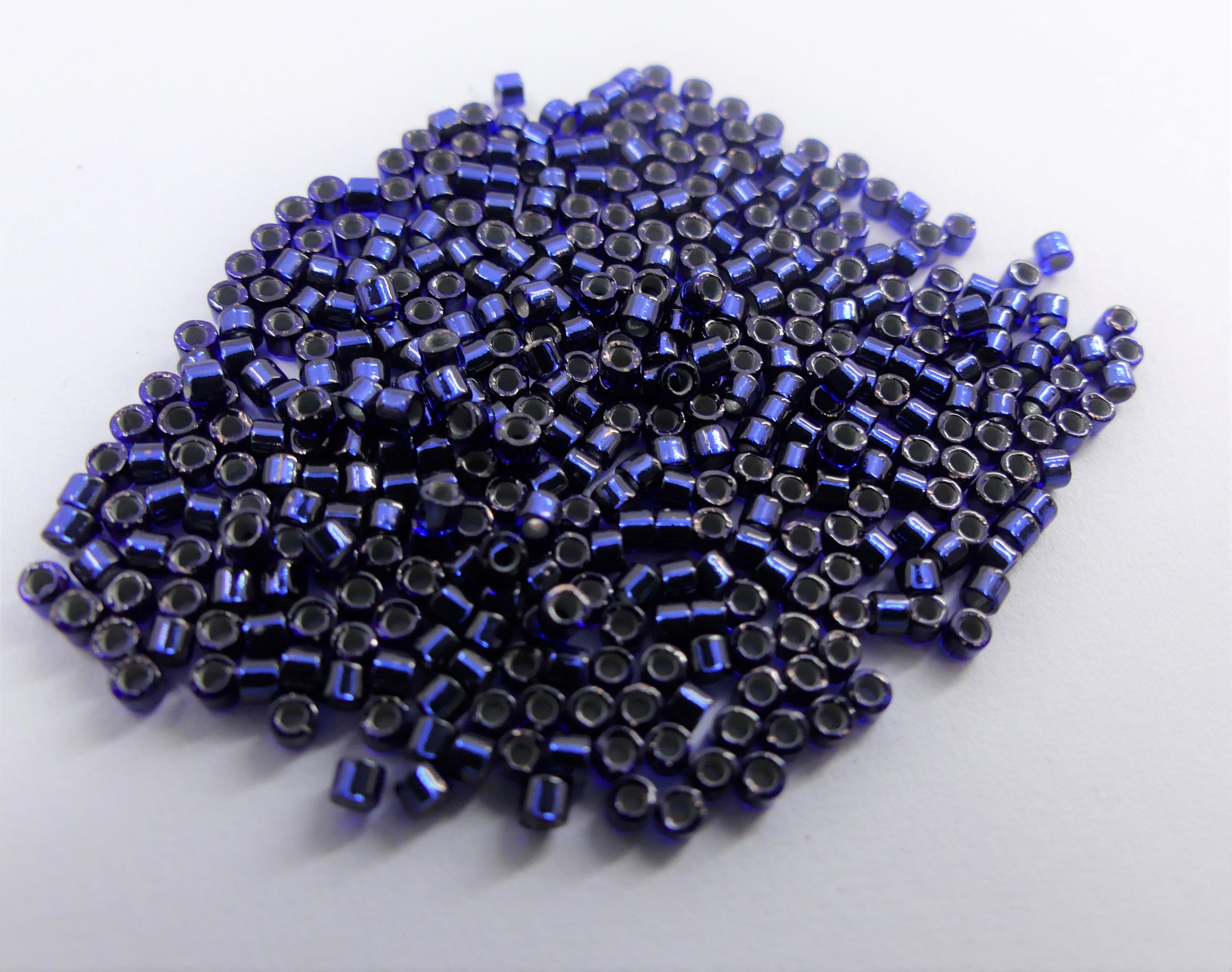 Delica 11 - Bleu Royal argenté (4 g)