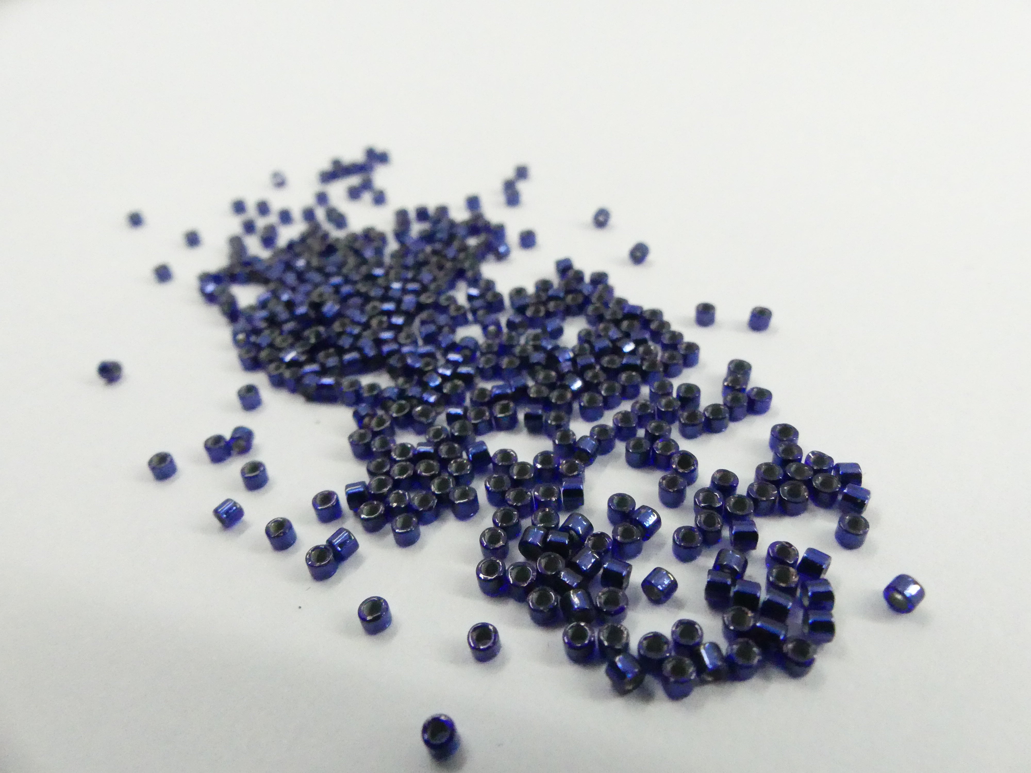 Delica 11 - Bleu Royal argenté (4 g)