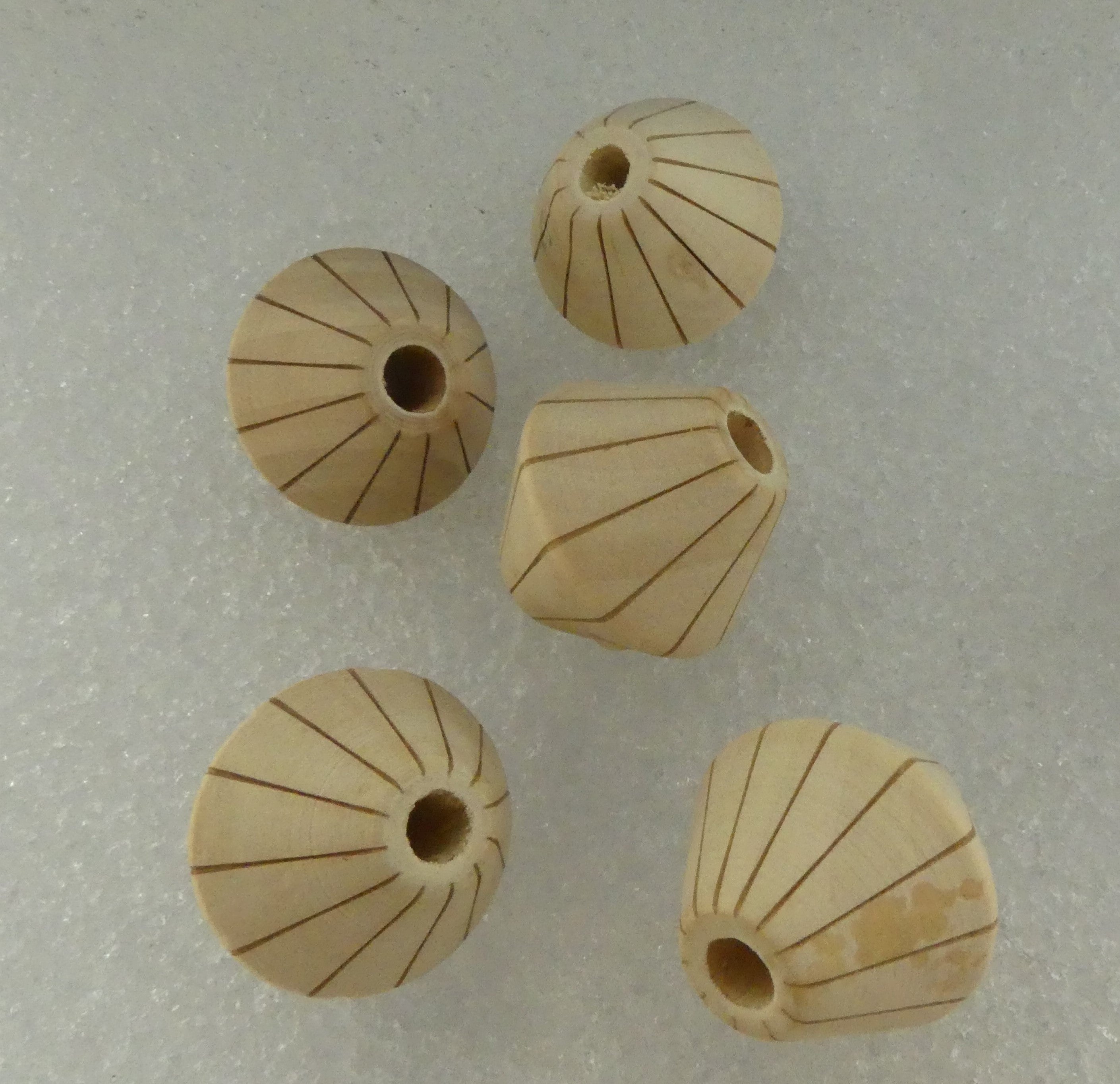 Perles en bois Européen  (1 pce)