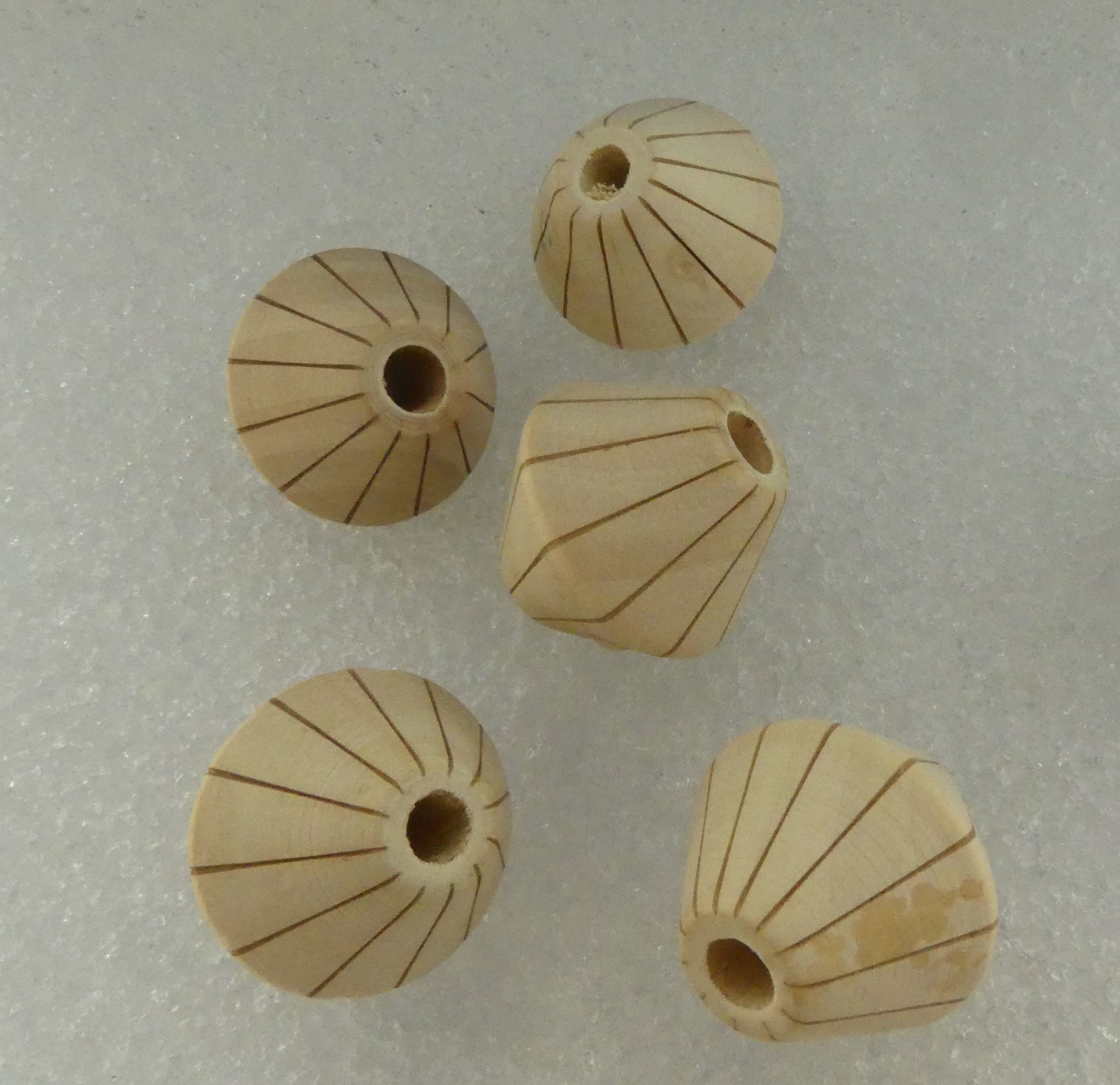 Perles en bois Européen  (1 pce)