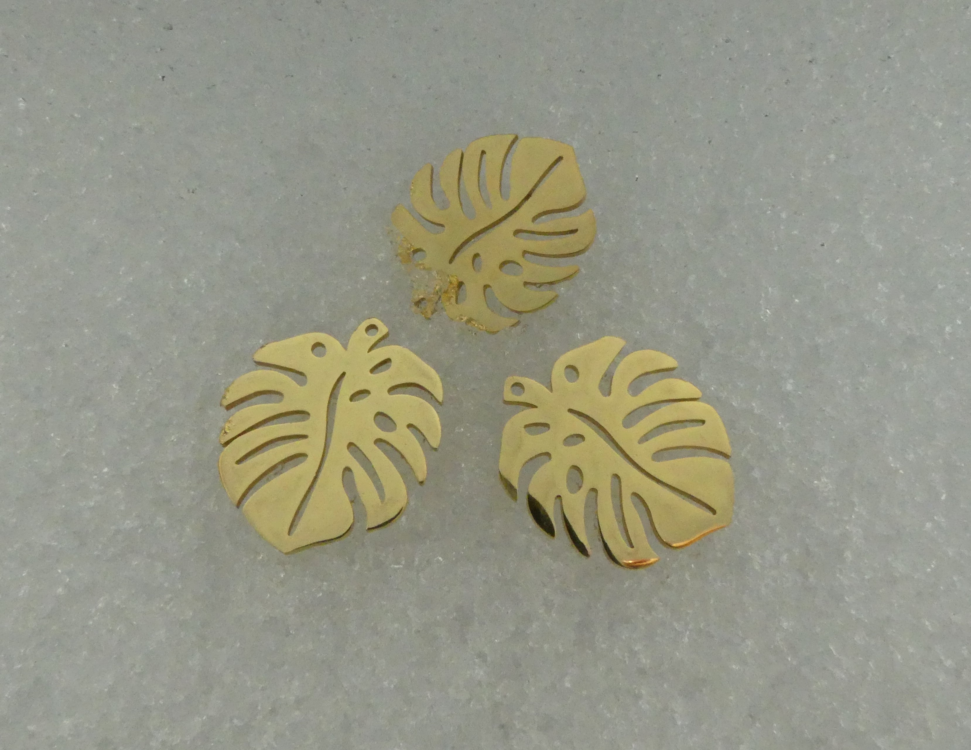 Pendentif feuille de Monstera doré (1 pce)