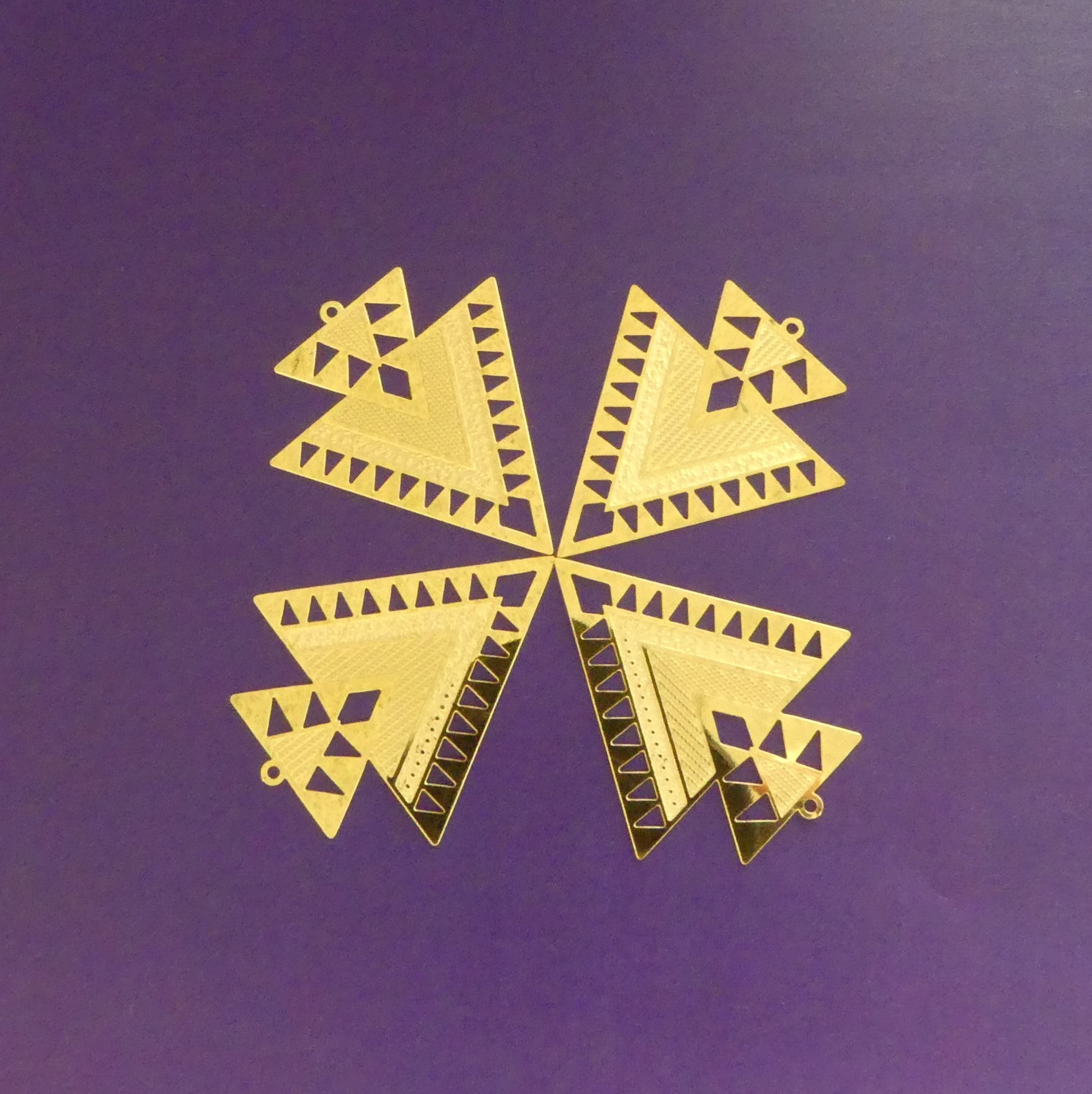 Pendentif - triangle doré (1 pce)