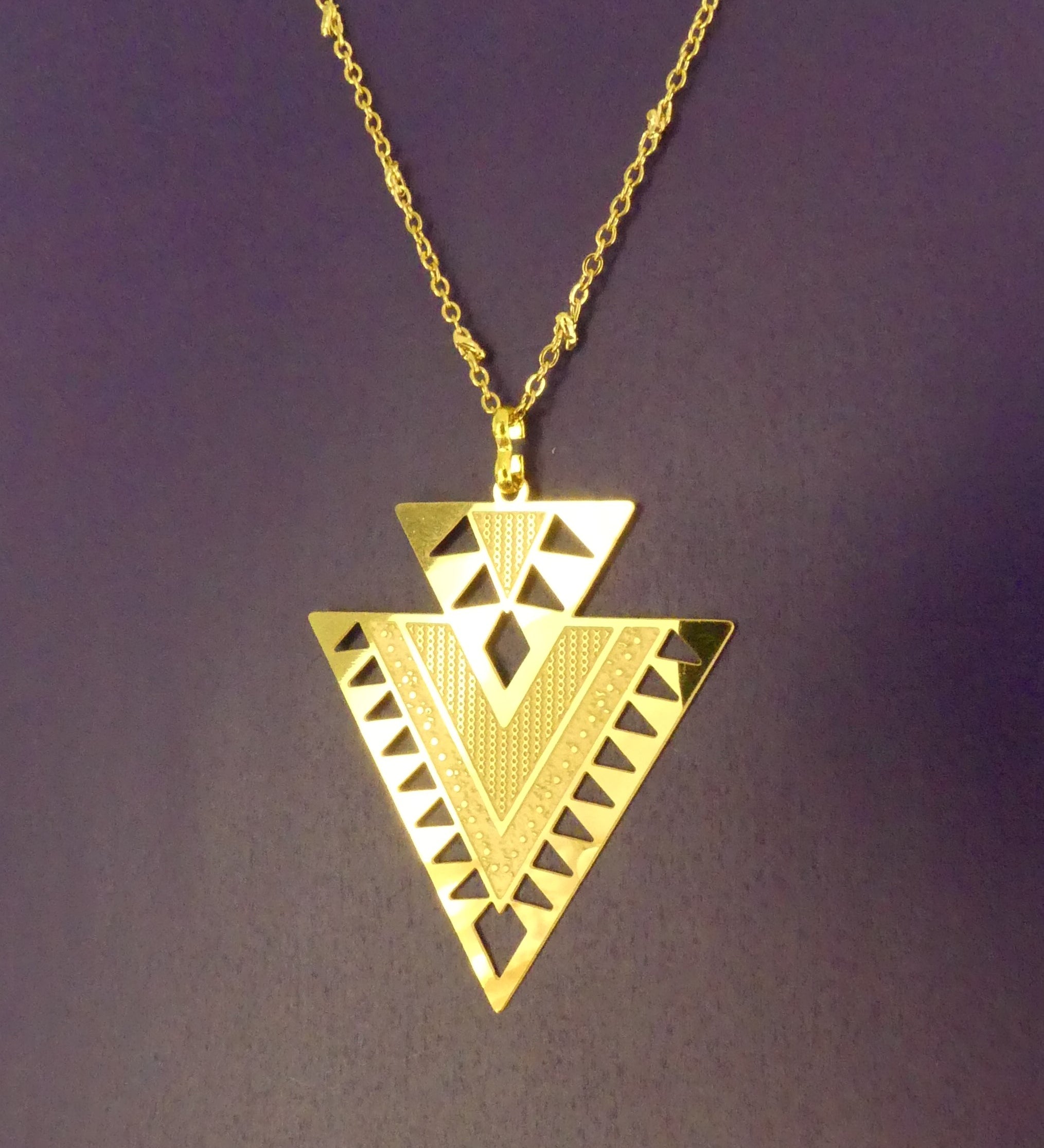 Pendentif - triangle doré (1 pce)