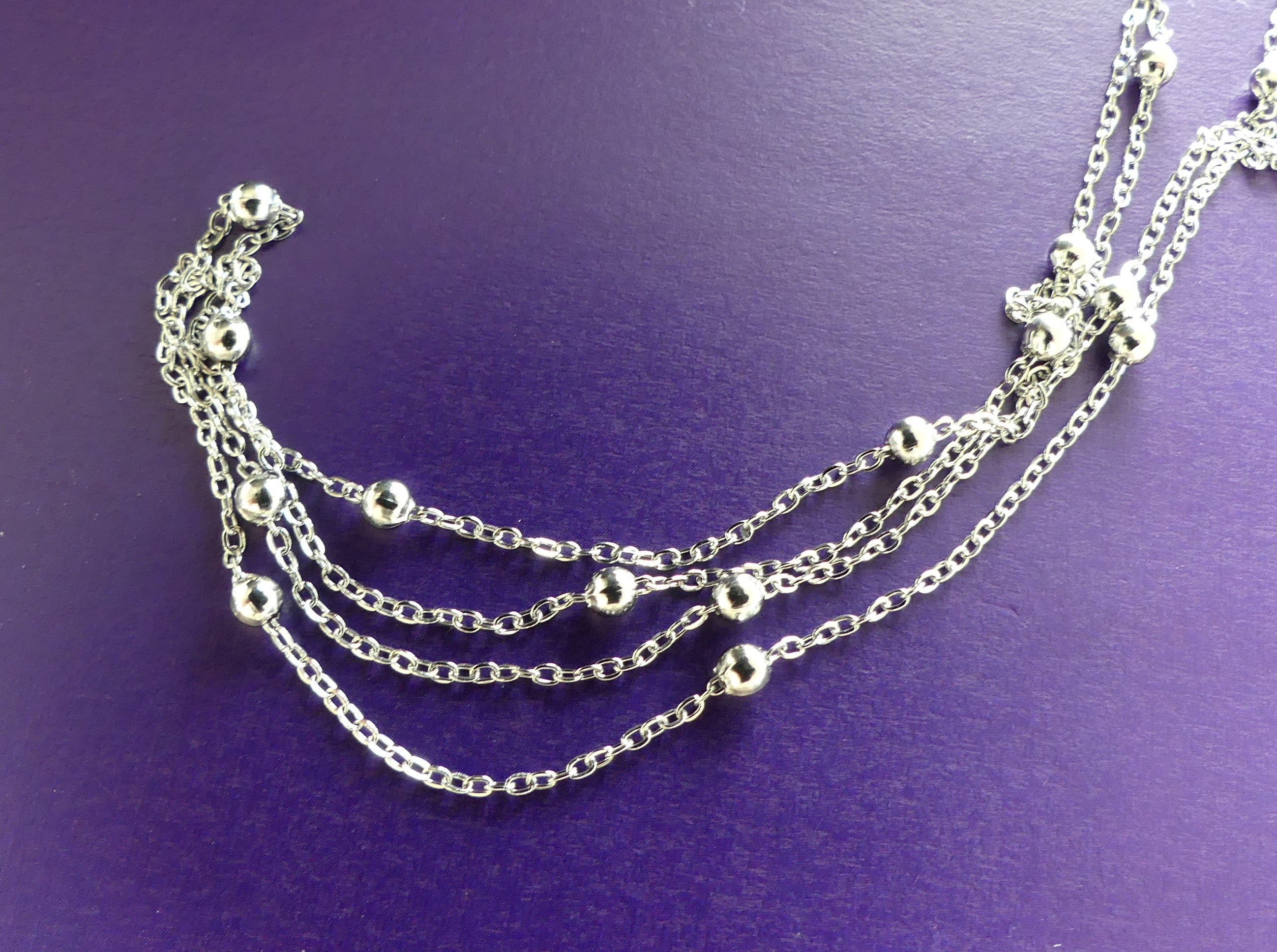 Chaîne argentée avec des perles rondes (au mètre)