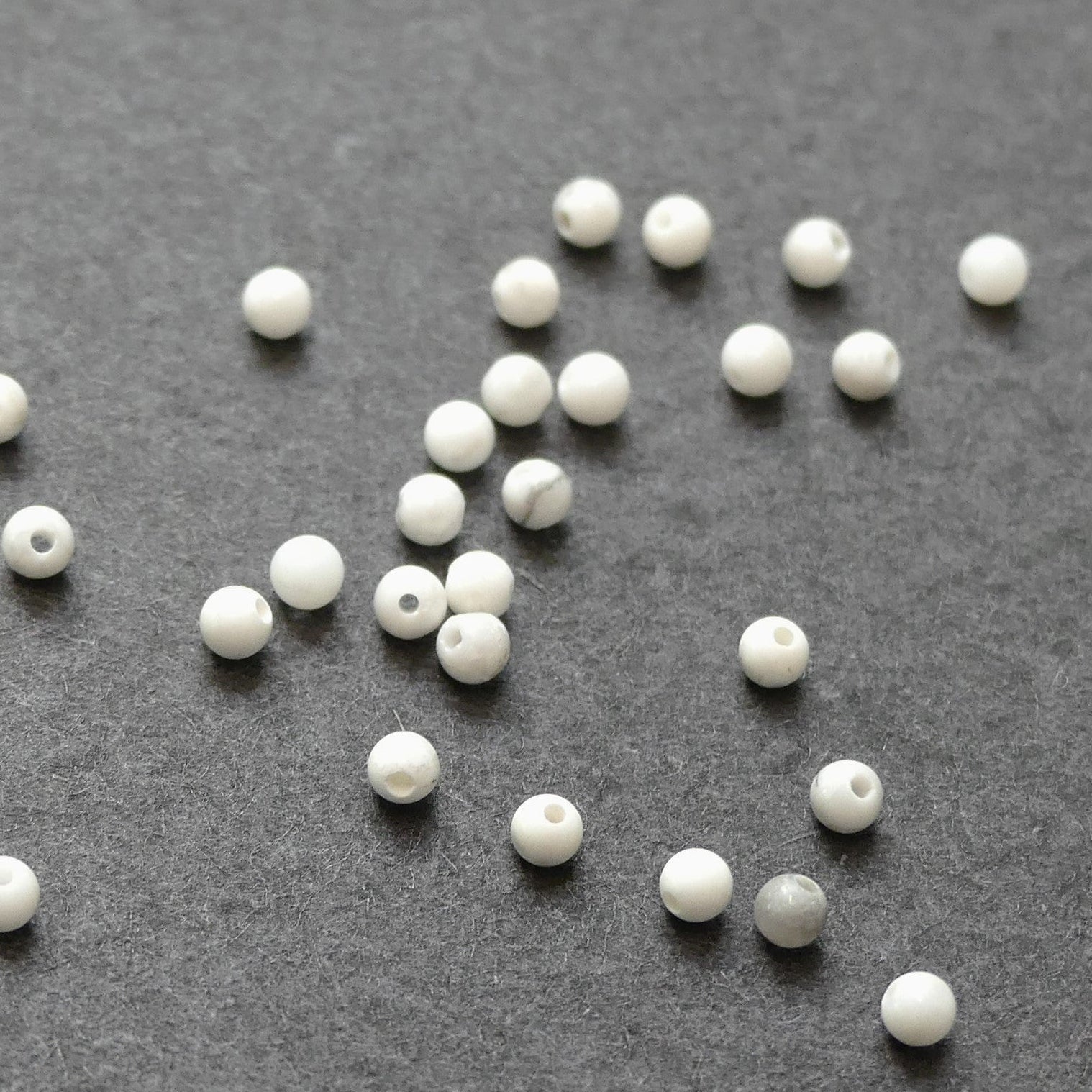 Ronde 2 - Howlite naturelle (10 pces)
