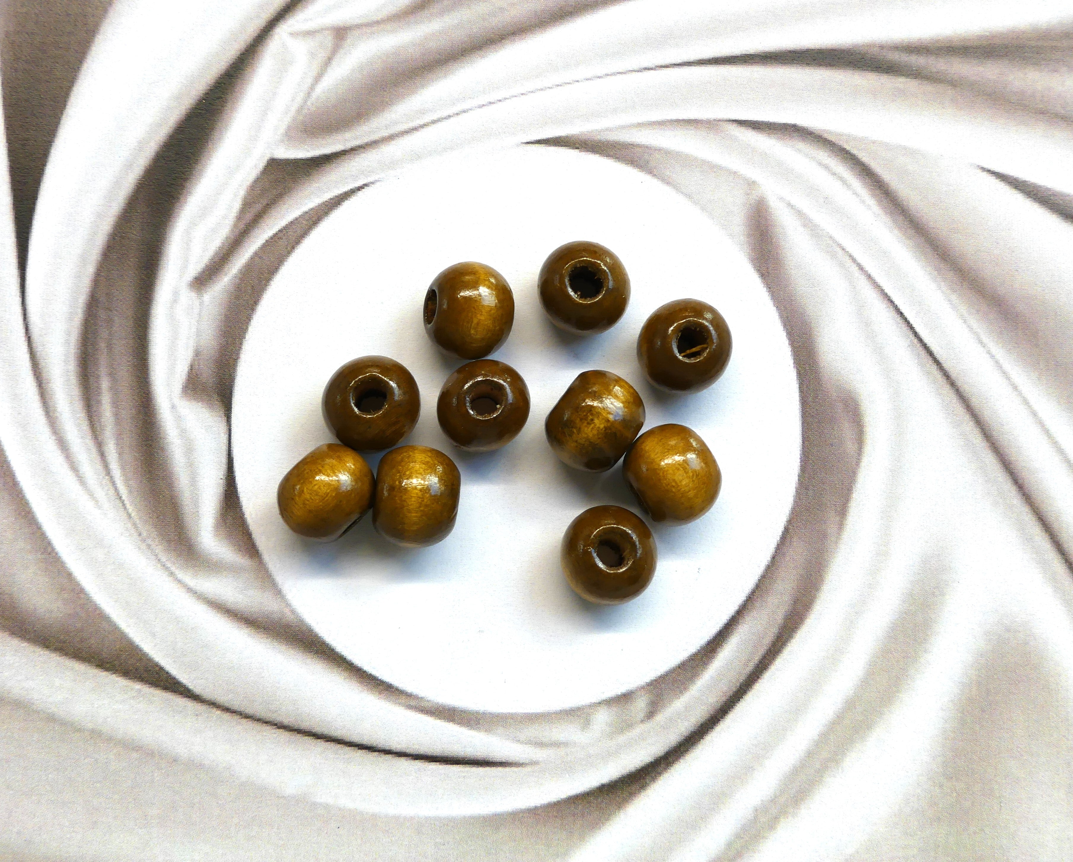 Ronde 10 - Perle en bois naturel, ronde et teintée brun coco - (10 pces)