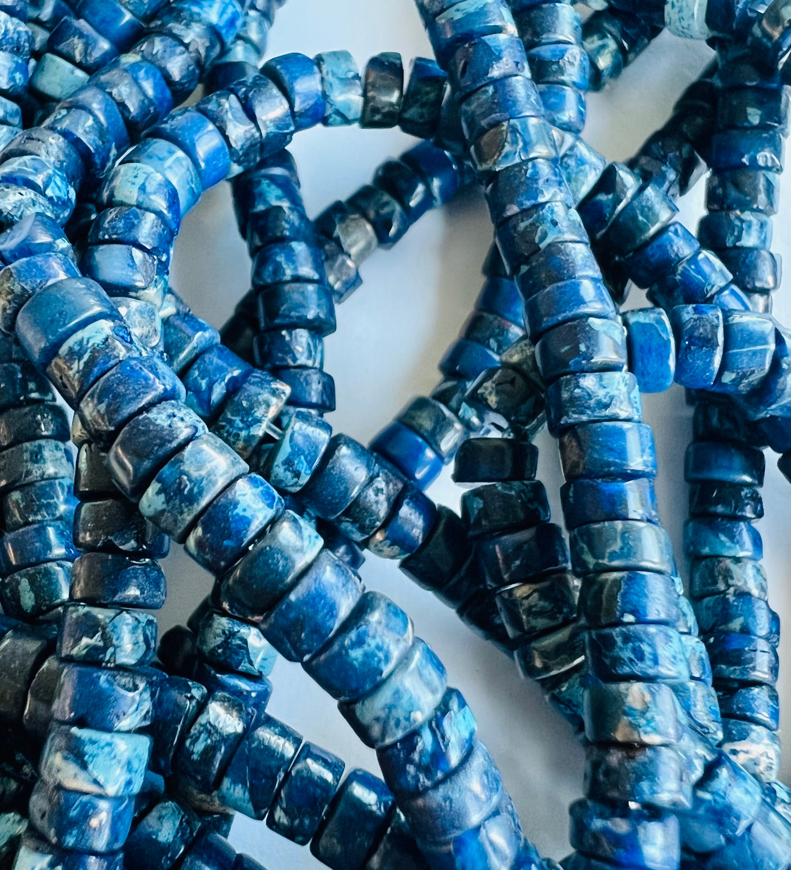 Ronde Plate 4 - Jaspe impérial synthétique bleu (10 pces)